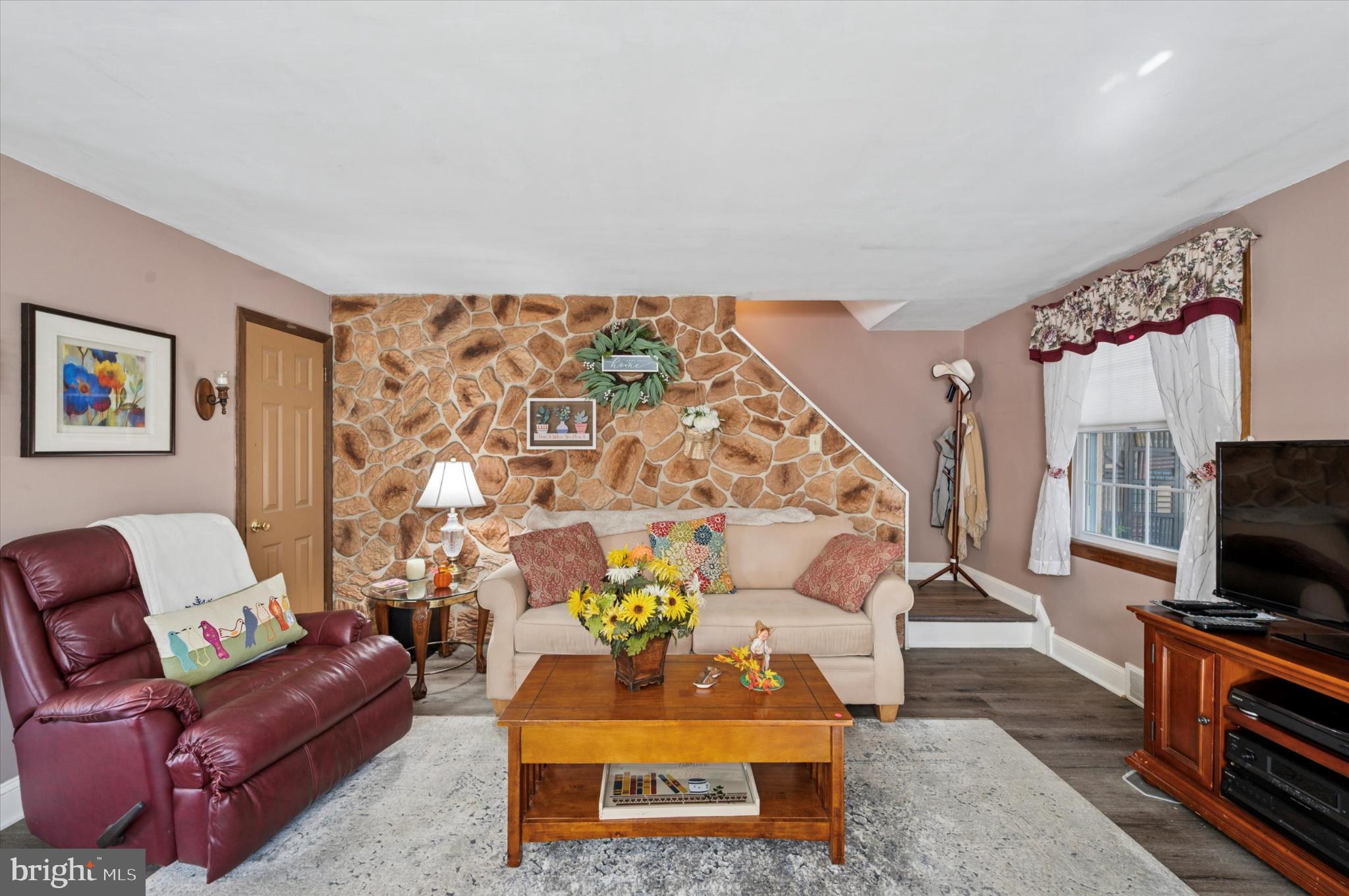 LEEDOM ESTS - Residential