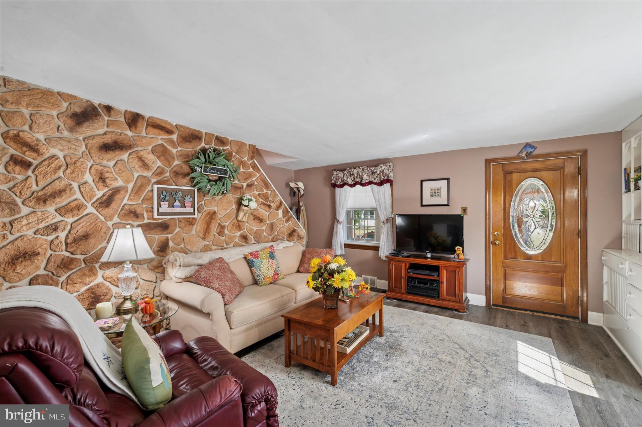 LEEDOM ESTS - Residential