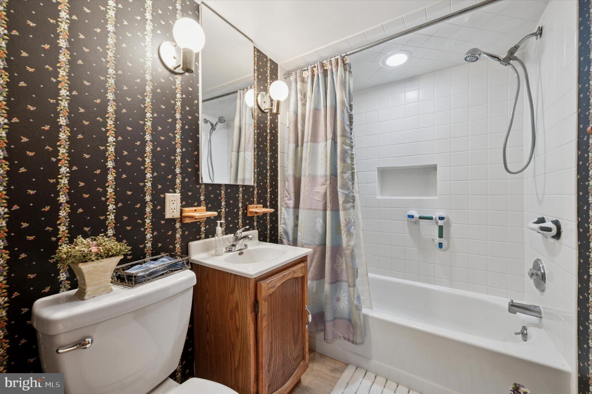 LEEDOM ESTS - Residential