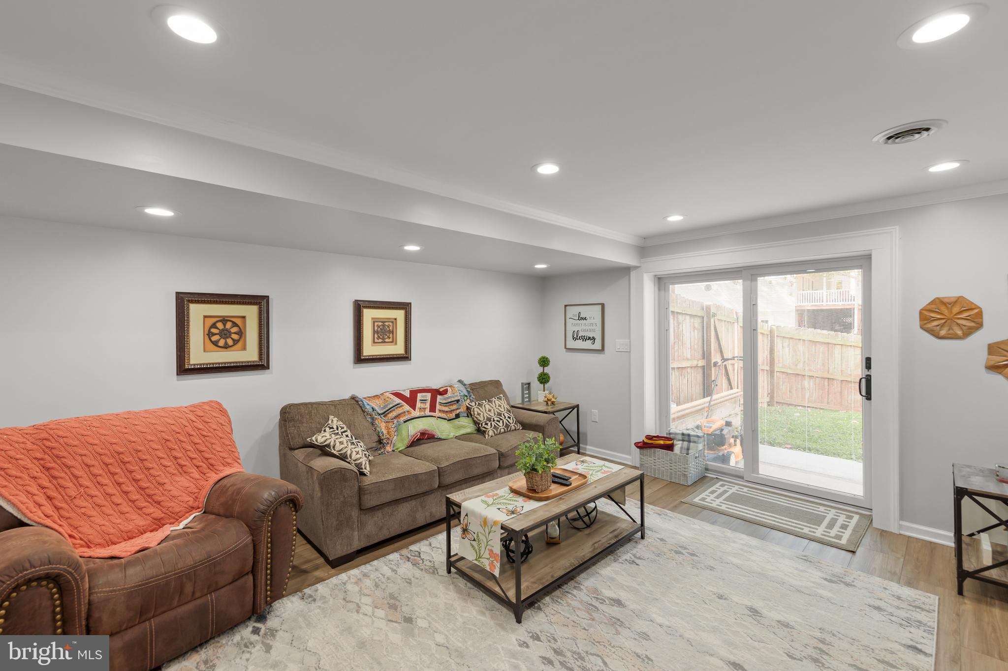 MOSBY STATION - Residential