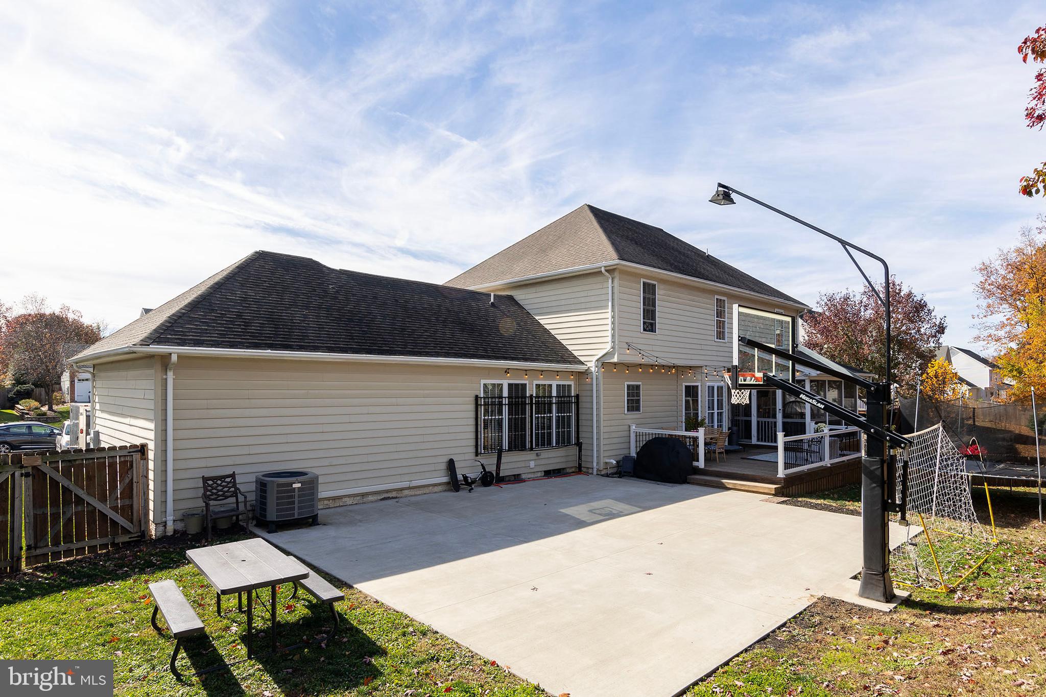 MOSBY STATION - Residential