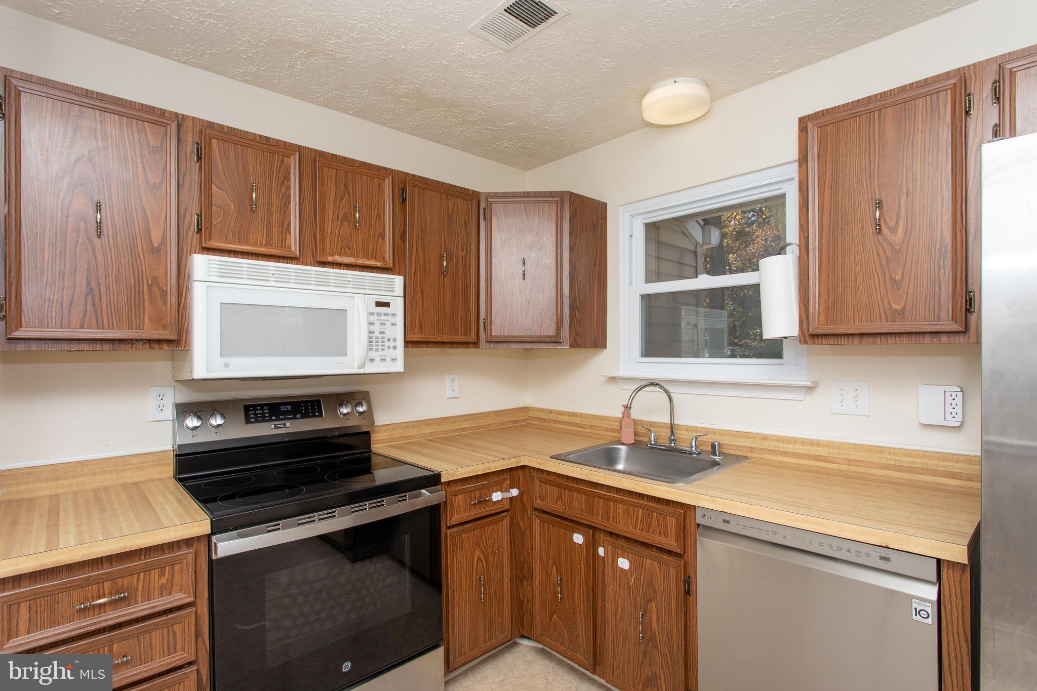 HUNTINGTON NEIGHBORHOOD - Residential