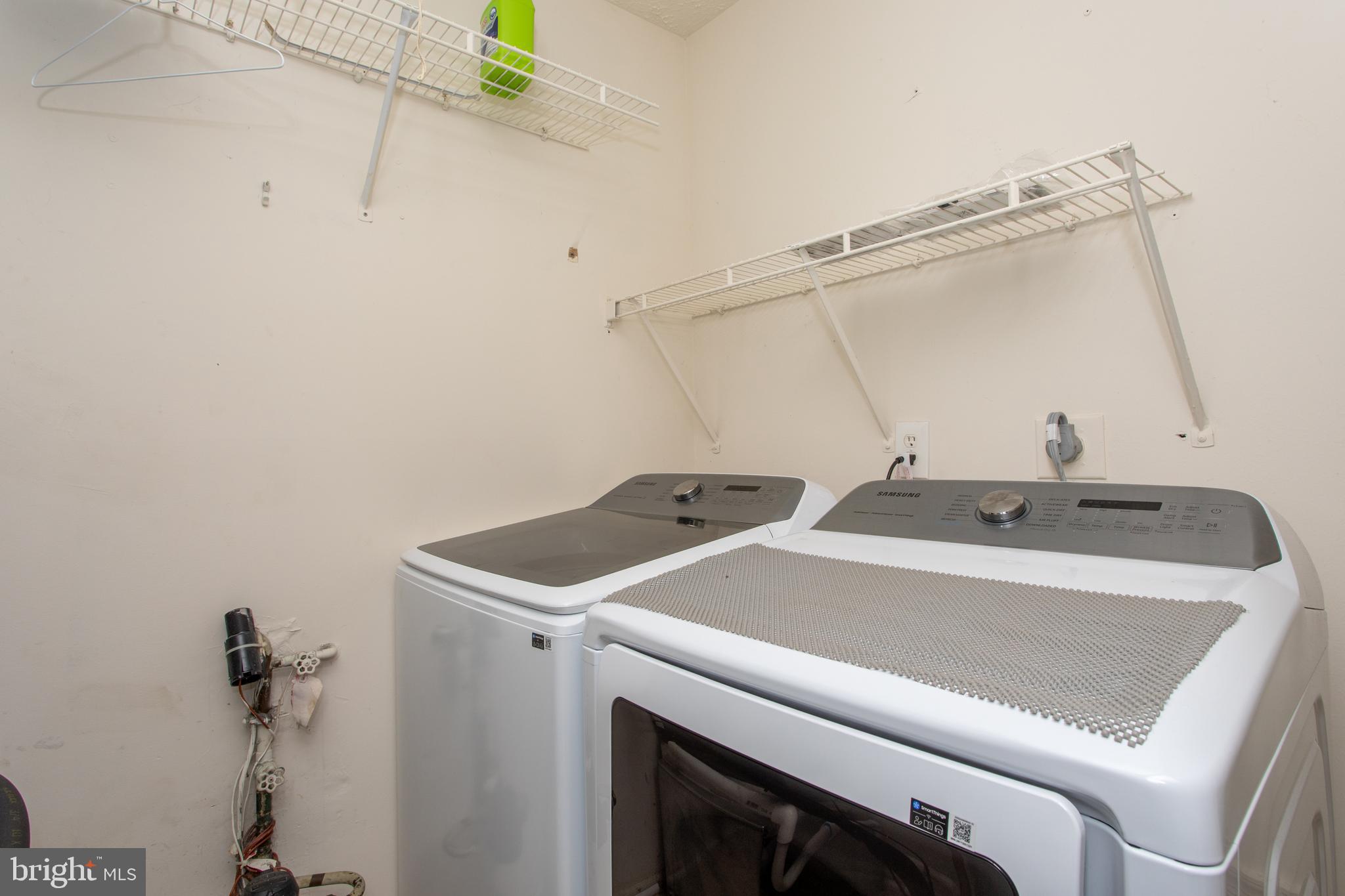 HUNTINGTON NEIGHBORHOOD - Residential