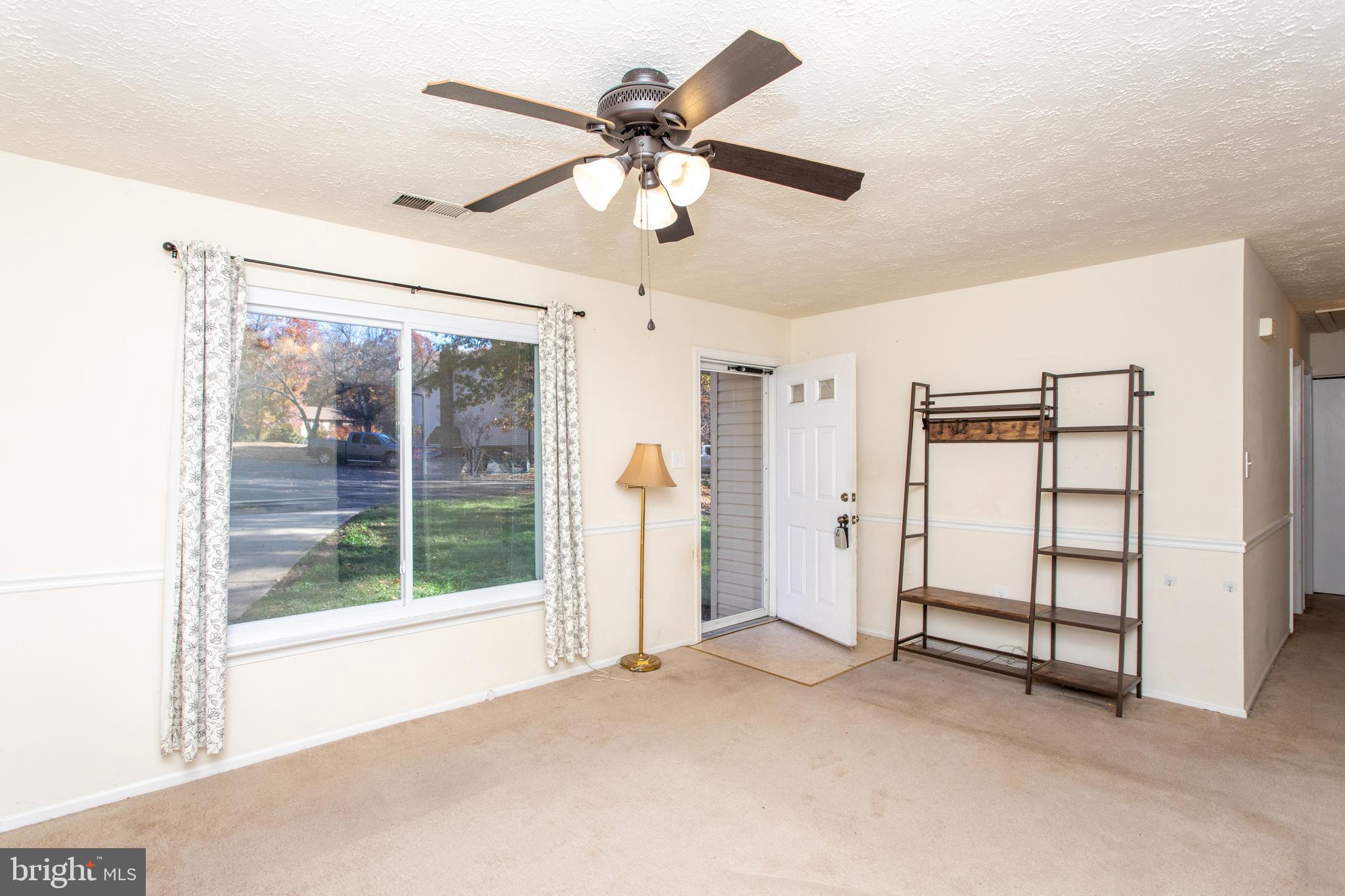 HUNTINGTON NEIGHBORHOOD - Residential