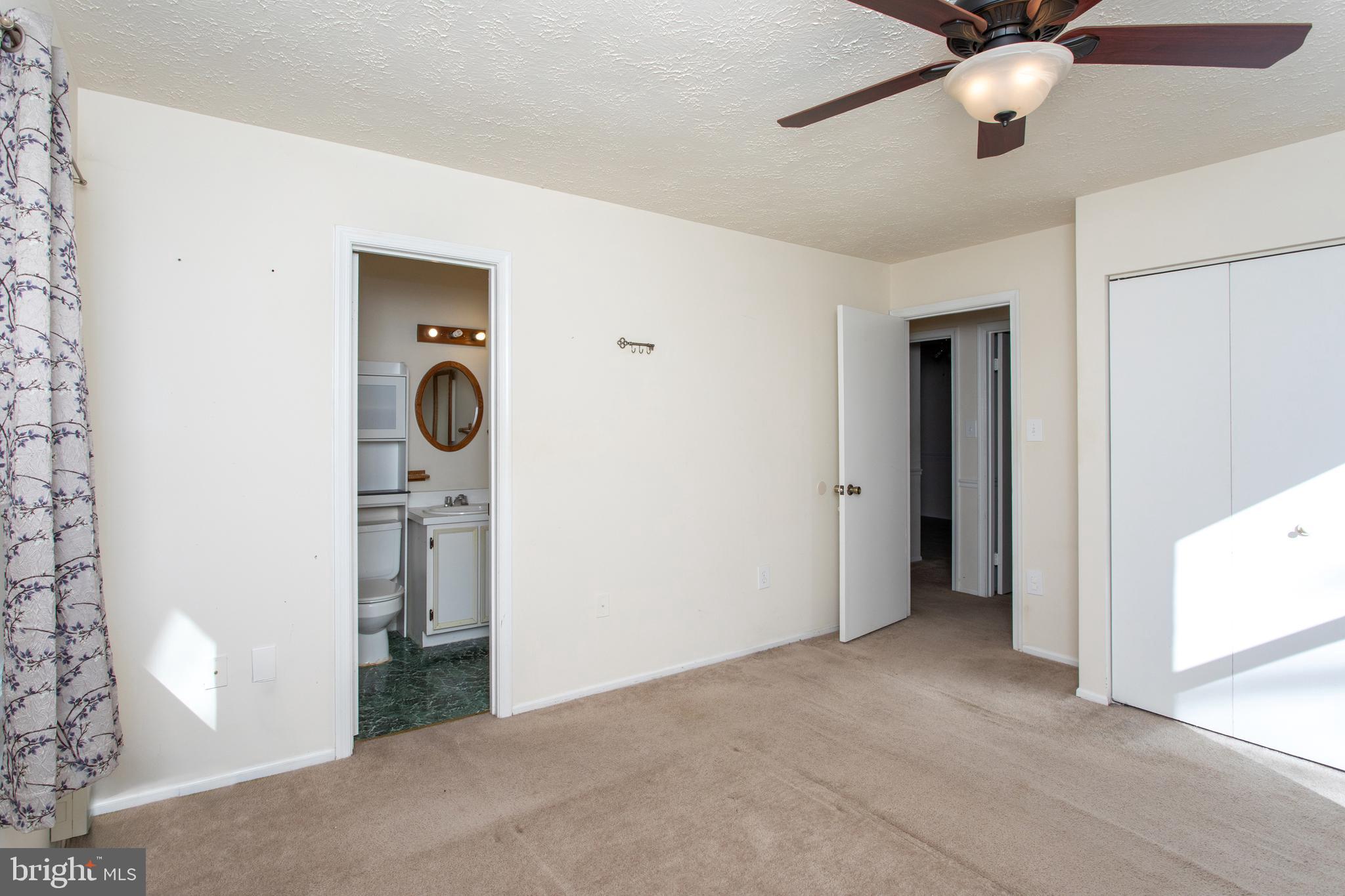 HUNTINGTON NEIGHBORHOOD - Residential