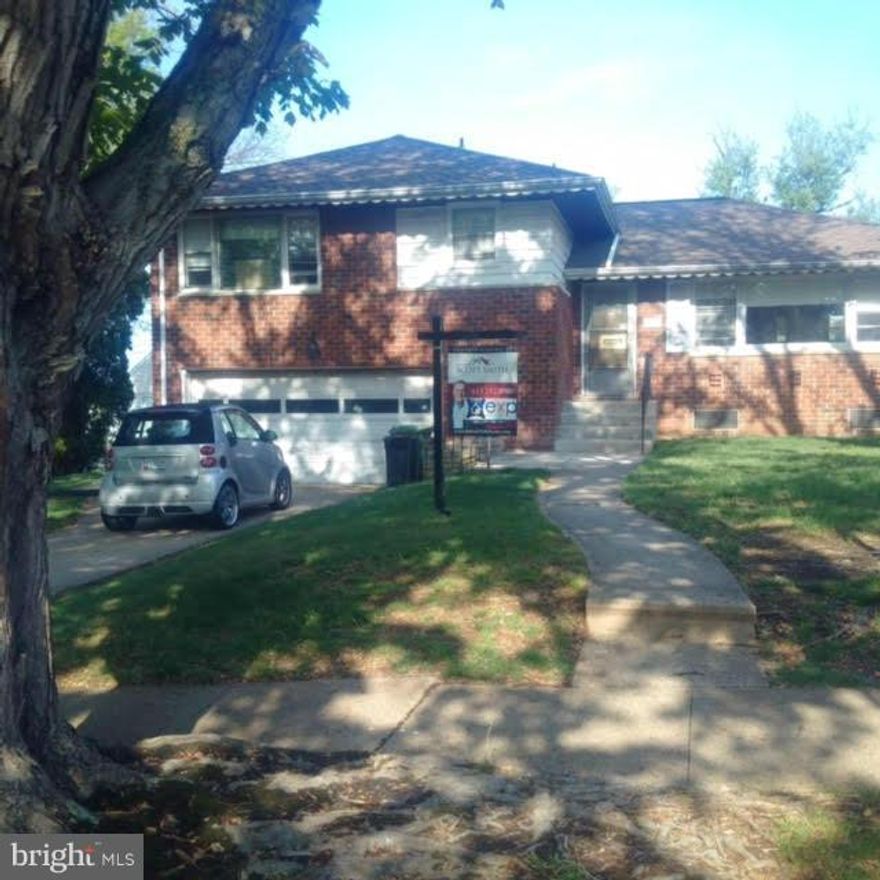 GREAT OPPORTUNITY TO PURCHASE THIS RARELY AVAILABLE, HIGHLY SOUGHT AFTER, 3 BEDROOM, 2 FULL BATHROOM, RANCHLEIGH HOME!! FOURTH LEVEL BELOW LIVING AND DINING ROOMS!  2 CAR GARAGE!   PLENTY OF STORAGE! HARDWOOD FLOORS!  LEVEL LOT!  LISTING AGENT MUST ACCOMPANY ALL SHOWINGS