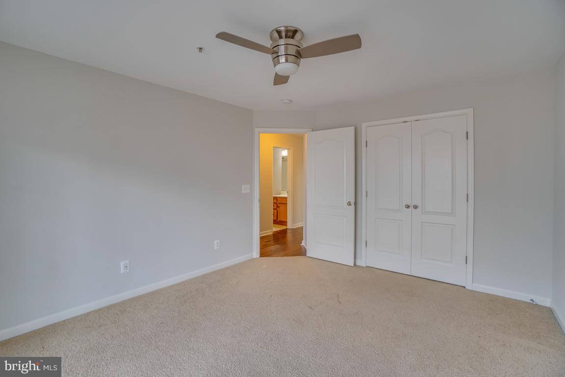 MARKET CENTER - Residential Lease