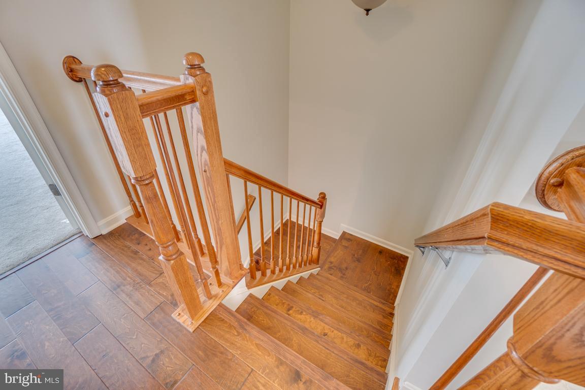 MARKET CENTER - Residential Lease