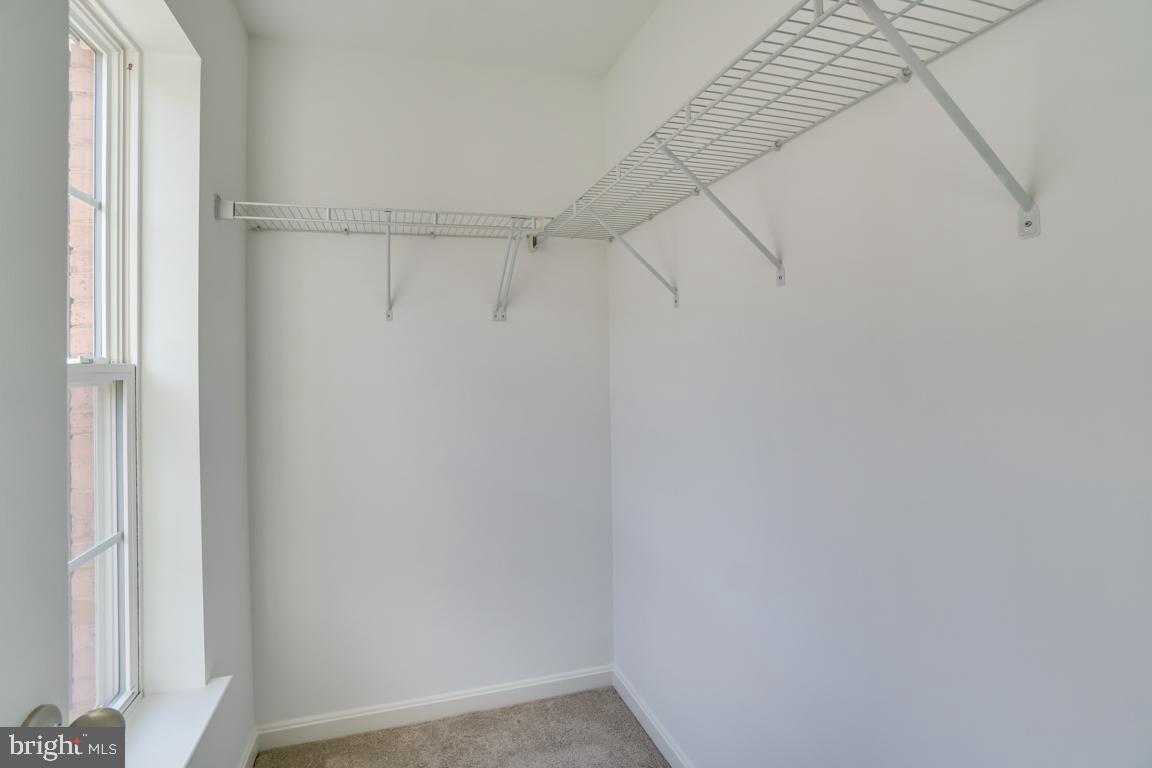 MARKET CENTER - Residential Lease