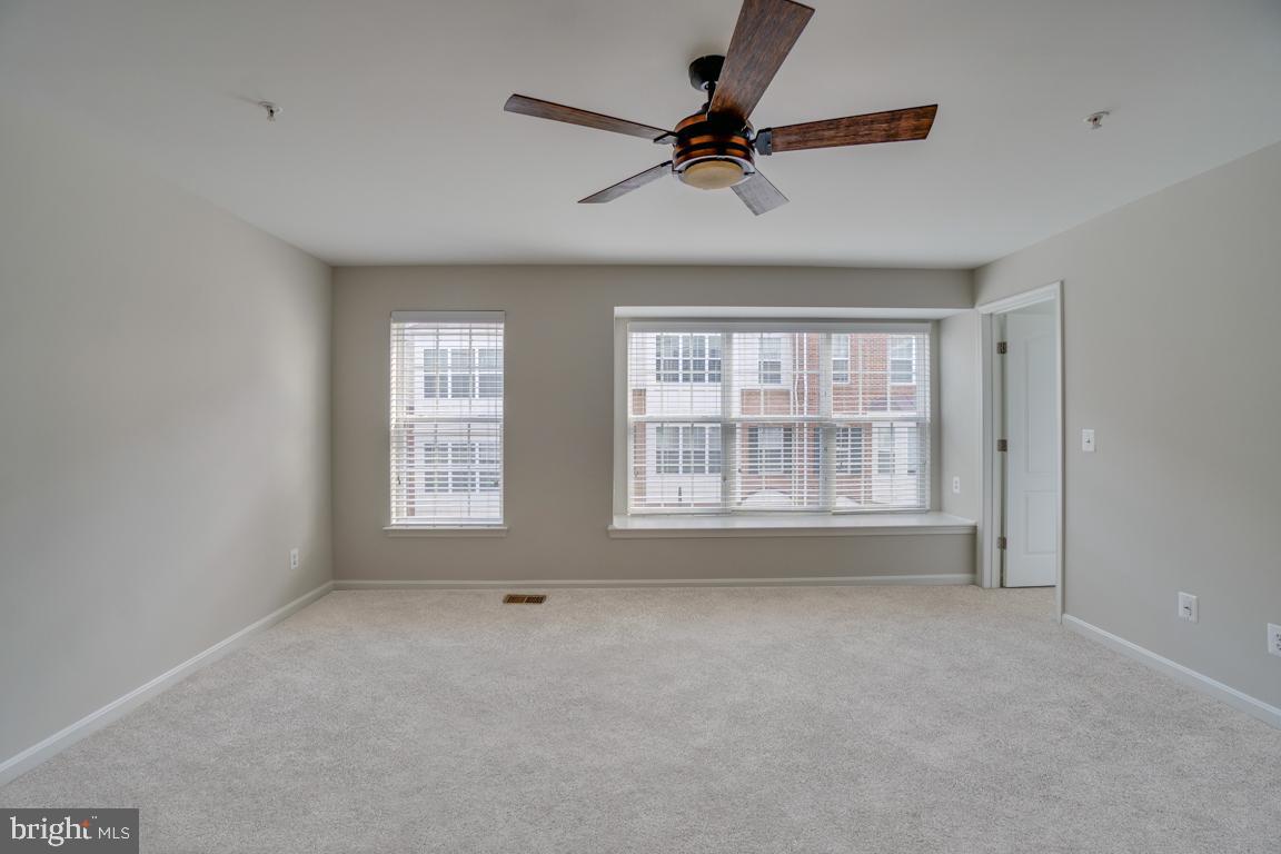 MARKET CENTER - Residential Lease