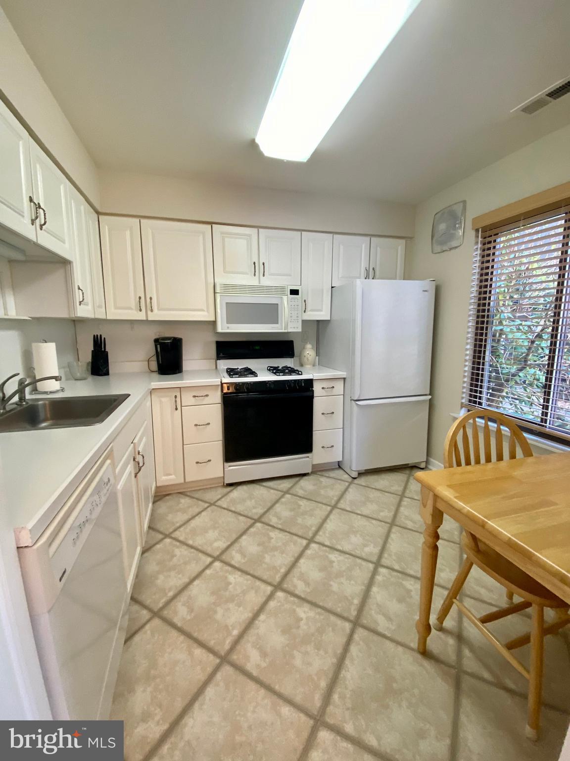 BAKERS BAY CONDOMINIUMS - Residential