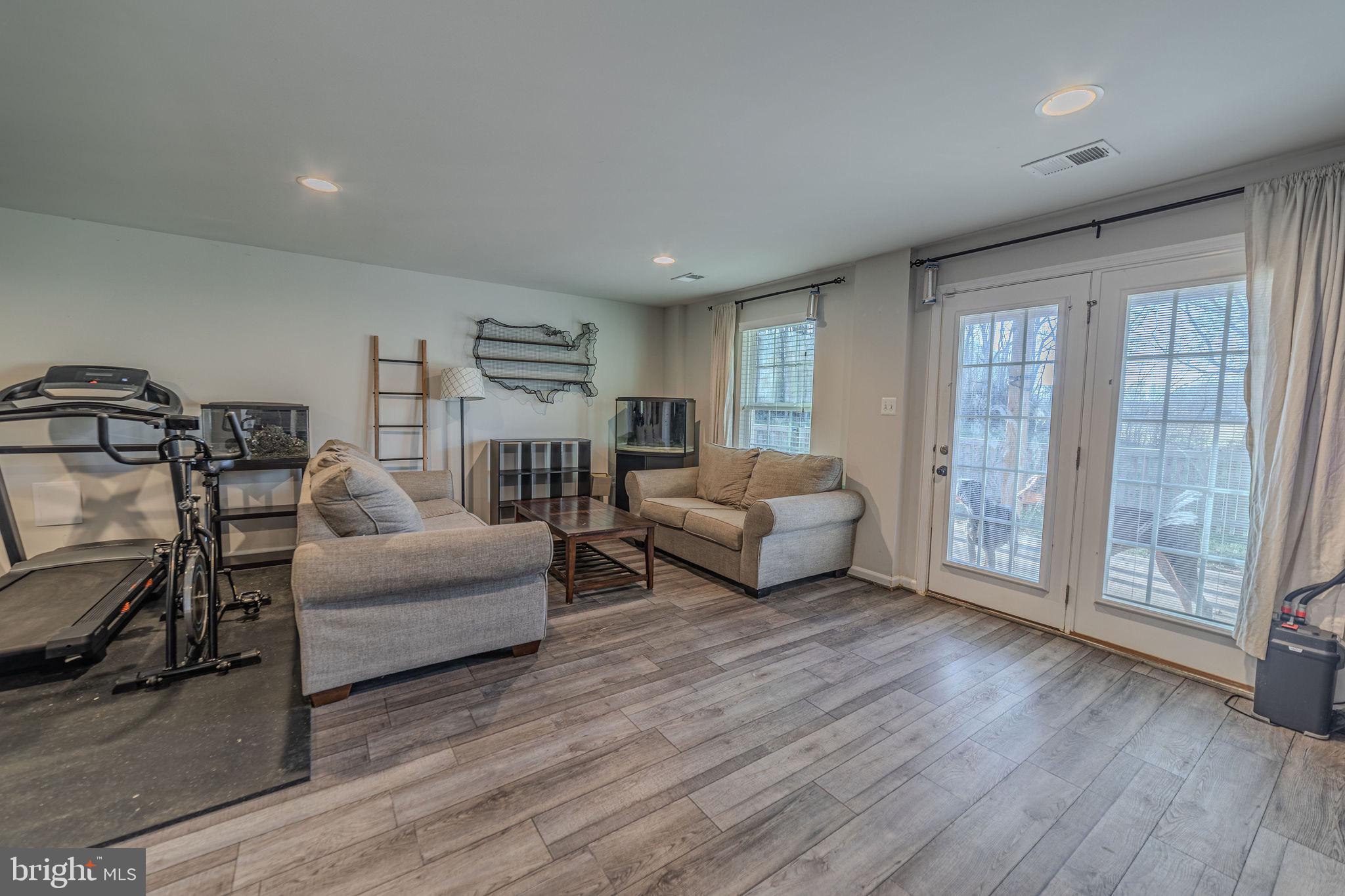 POTOMAC STATION - Residential