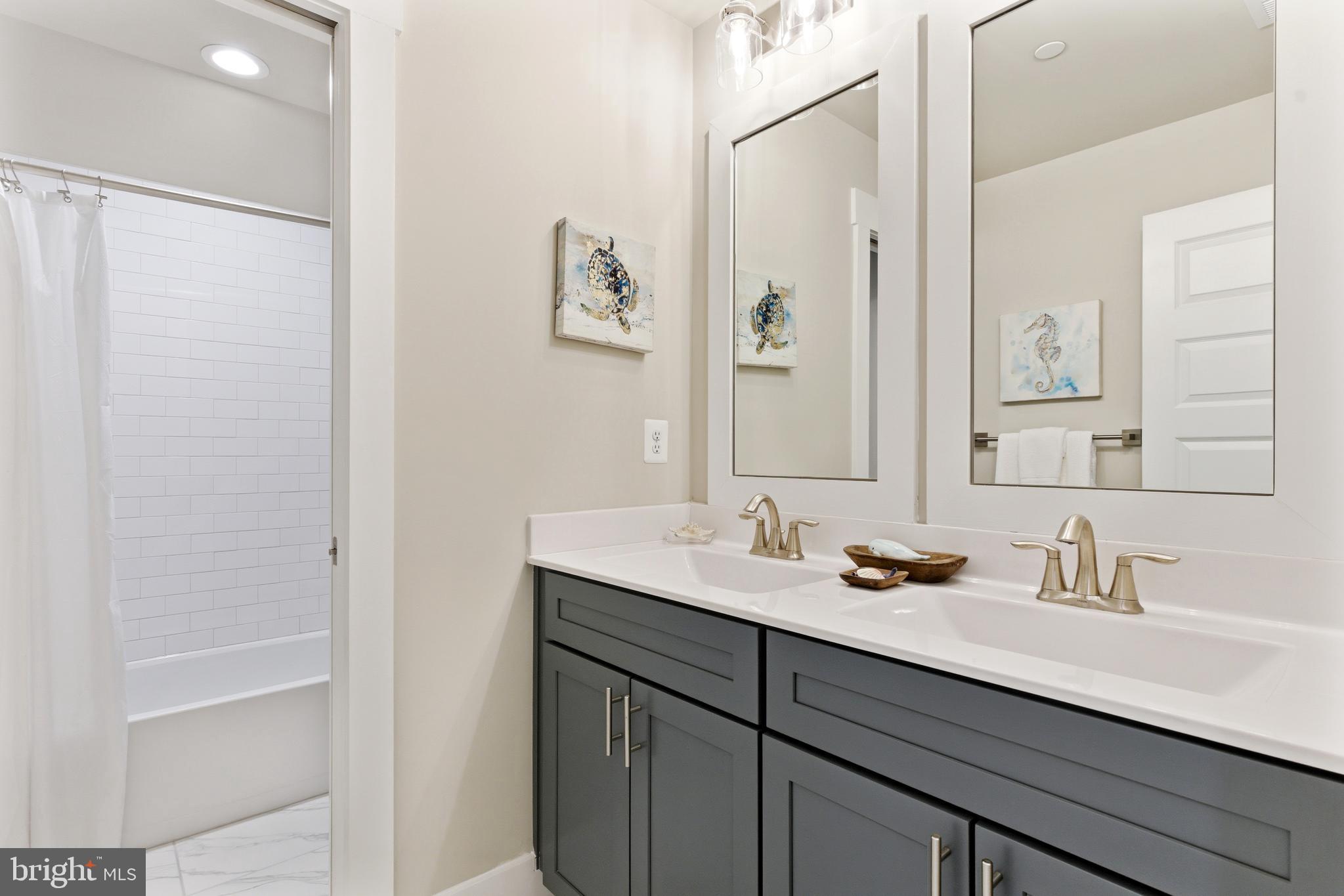 WATERS EDGE - Residential