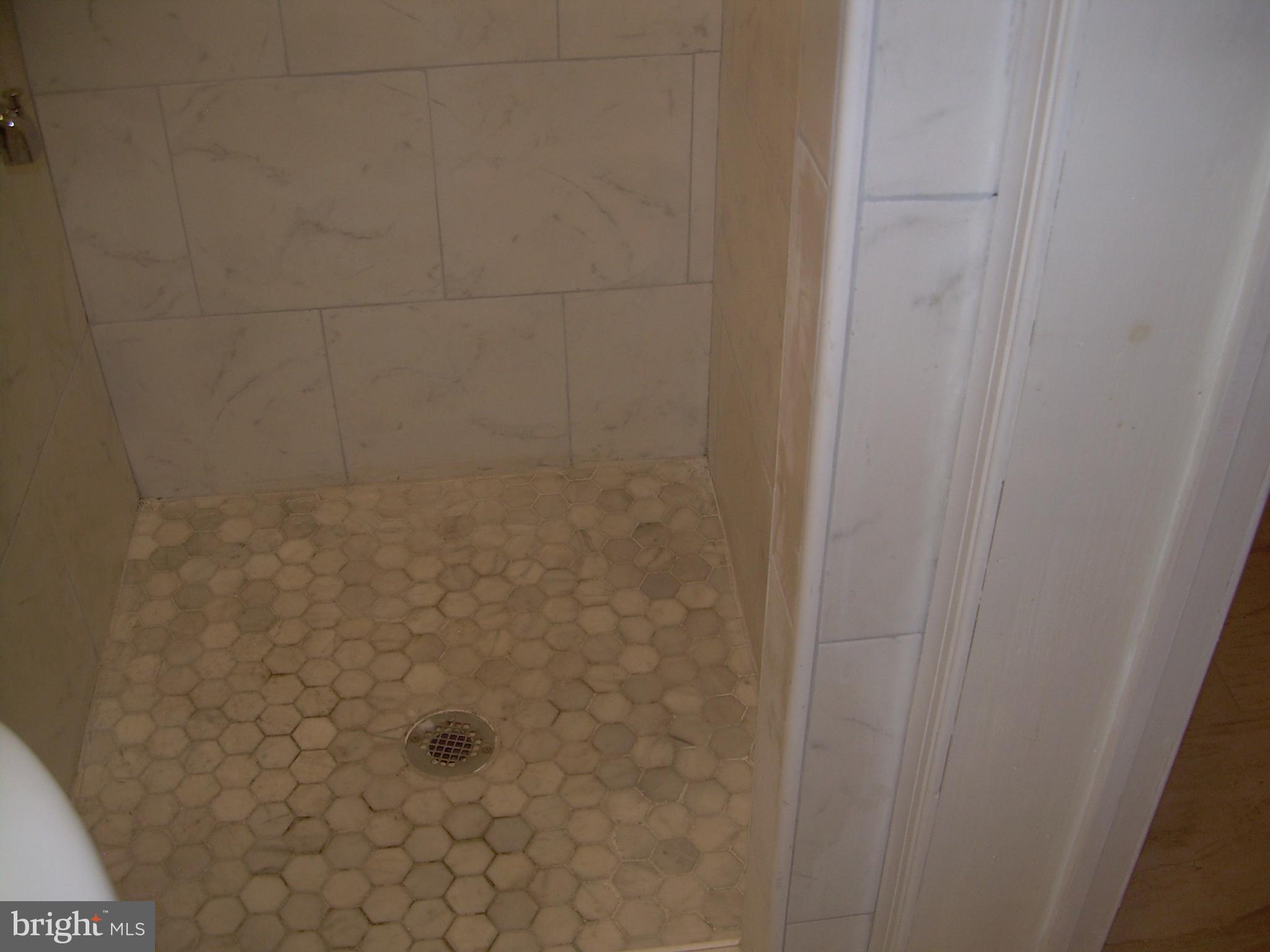 OXFORD CIRCLE - Residential