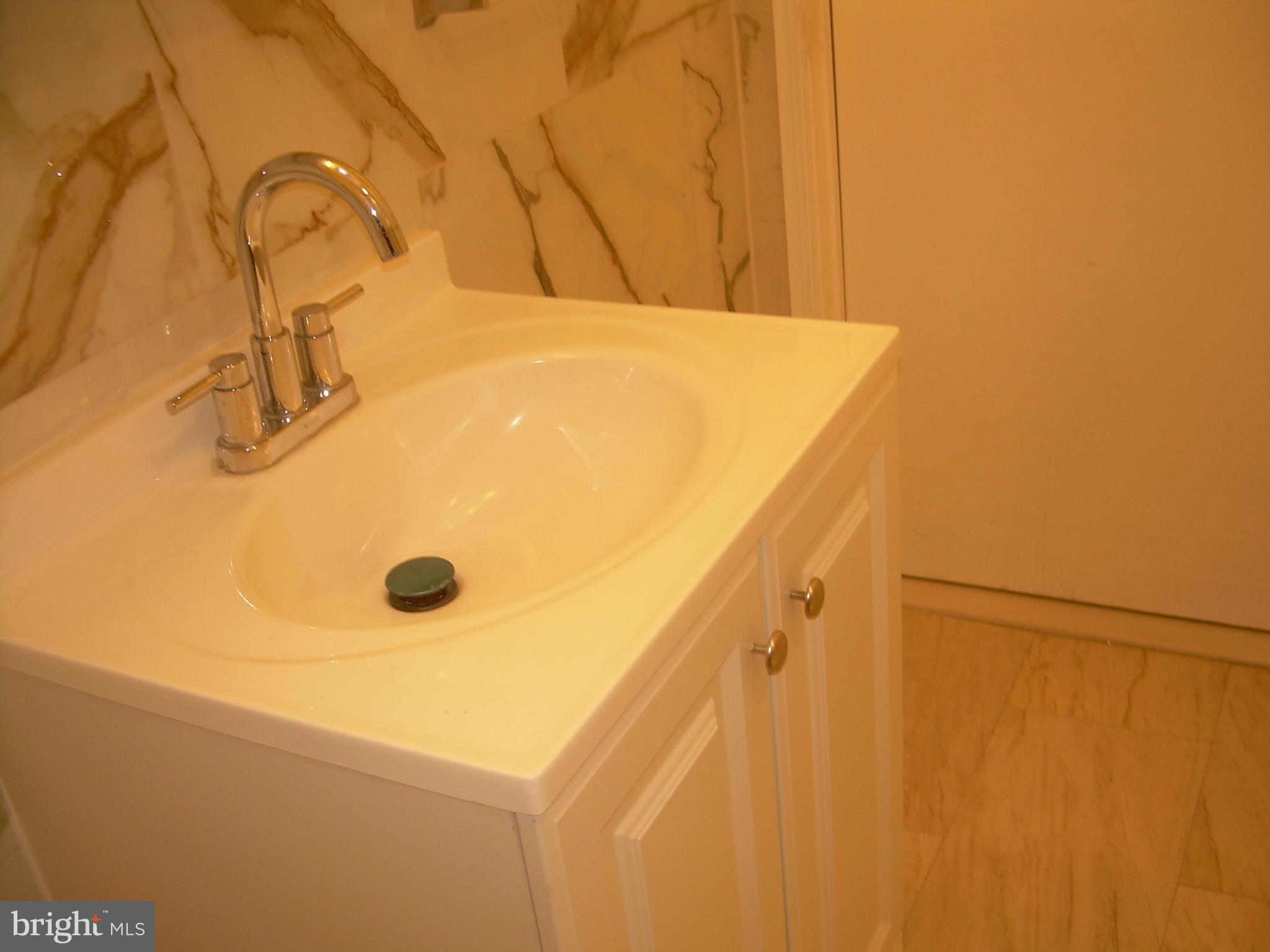 OXFORD CIRCLE - Residential