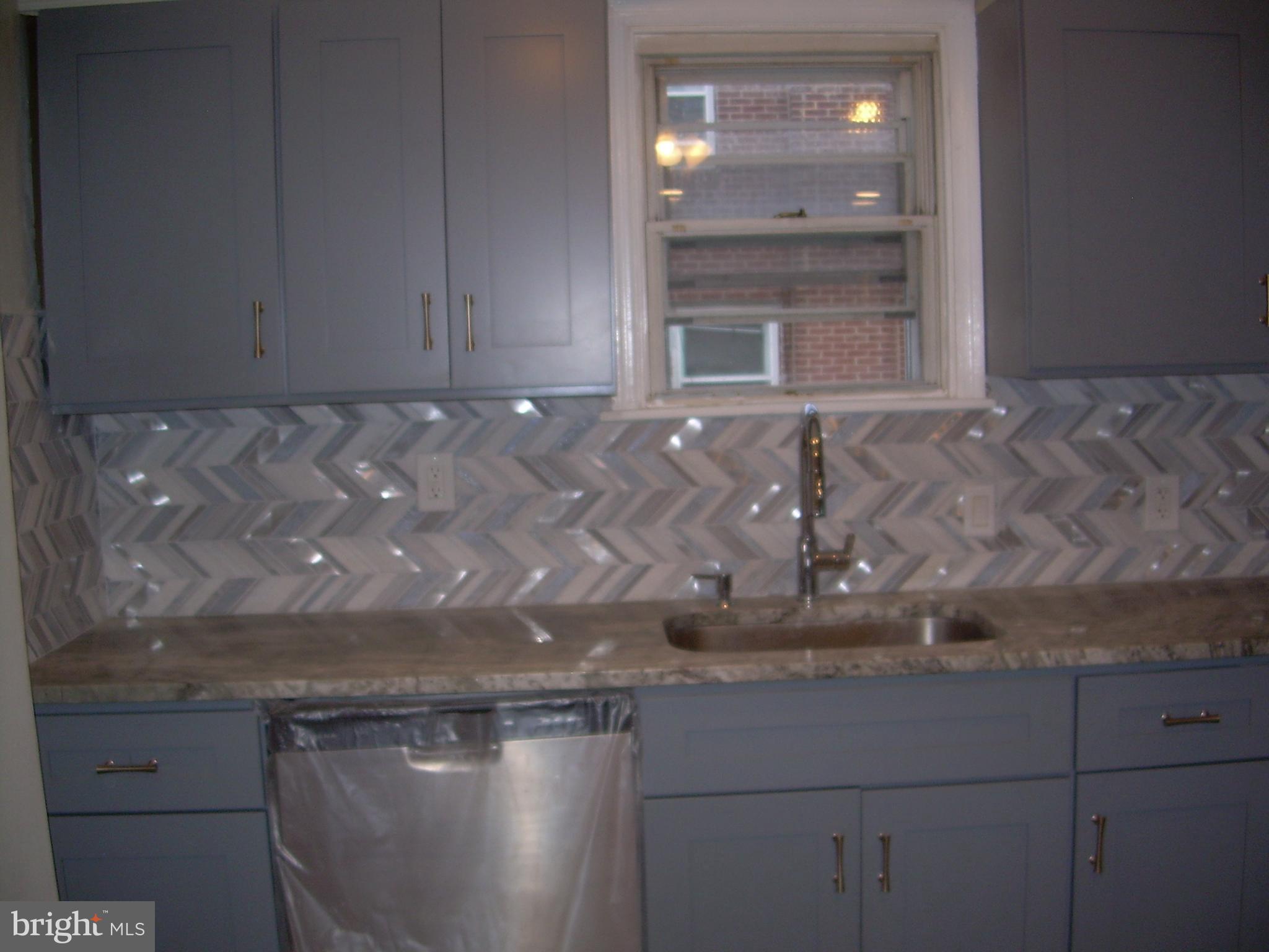 OXFORD CIRCLE - Residential