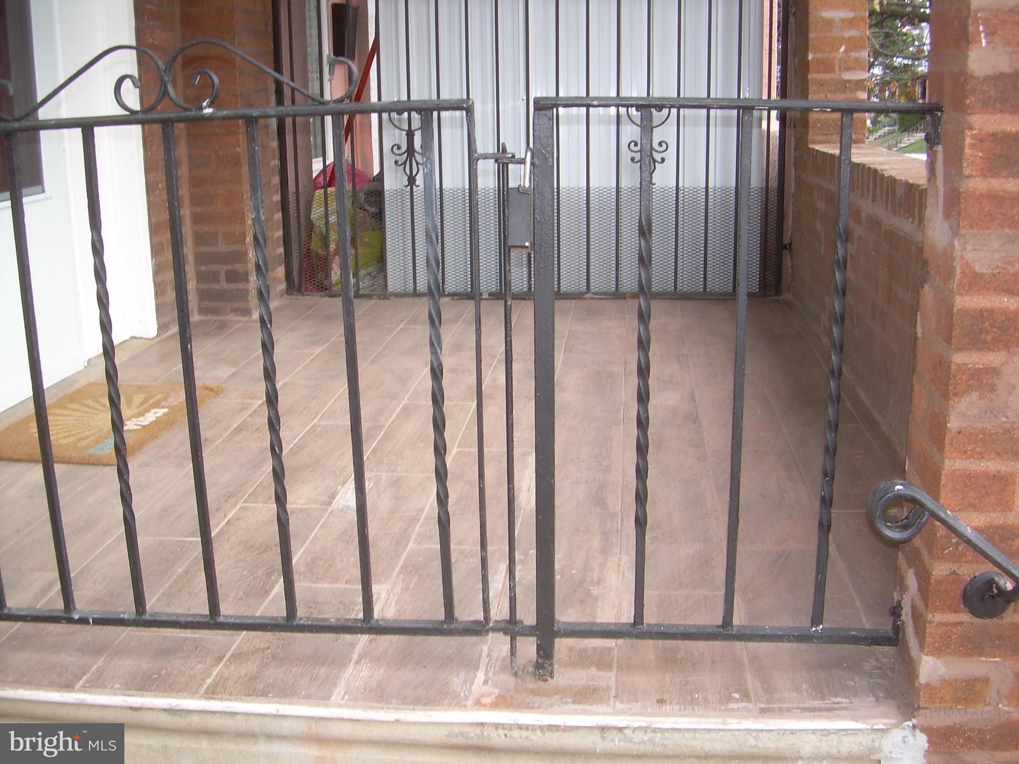 OXFORD CIRCLE - Residential