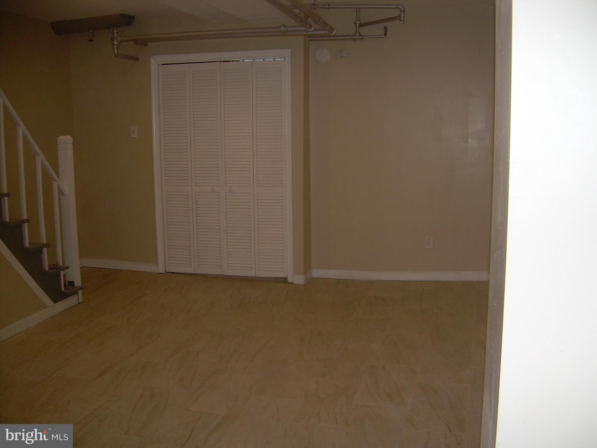 OXFORD CIRCLE - Residential