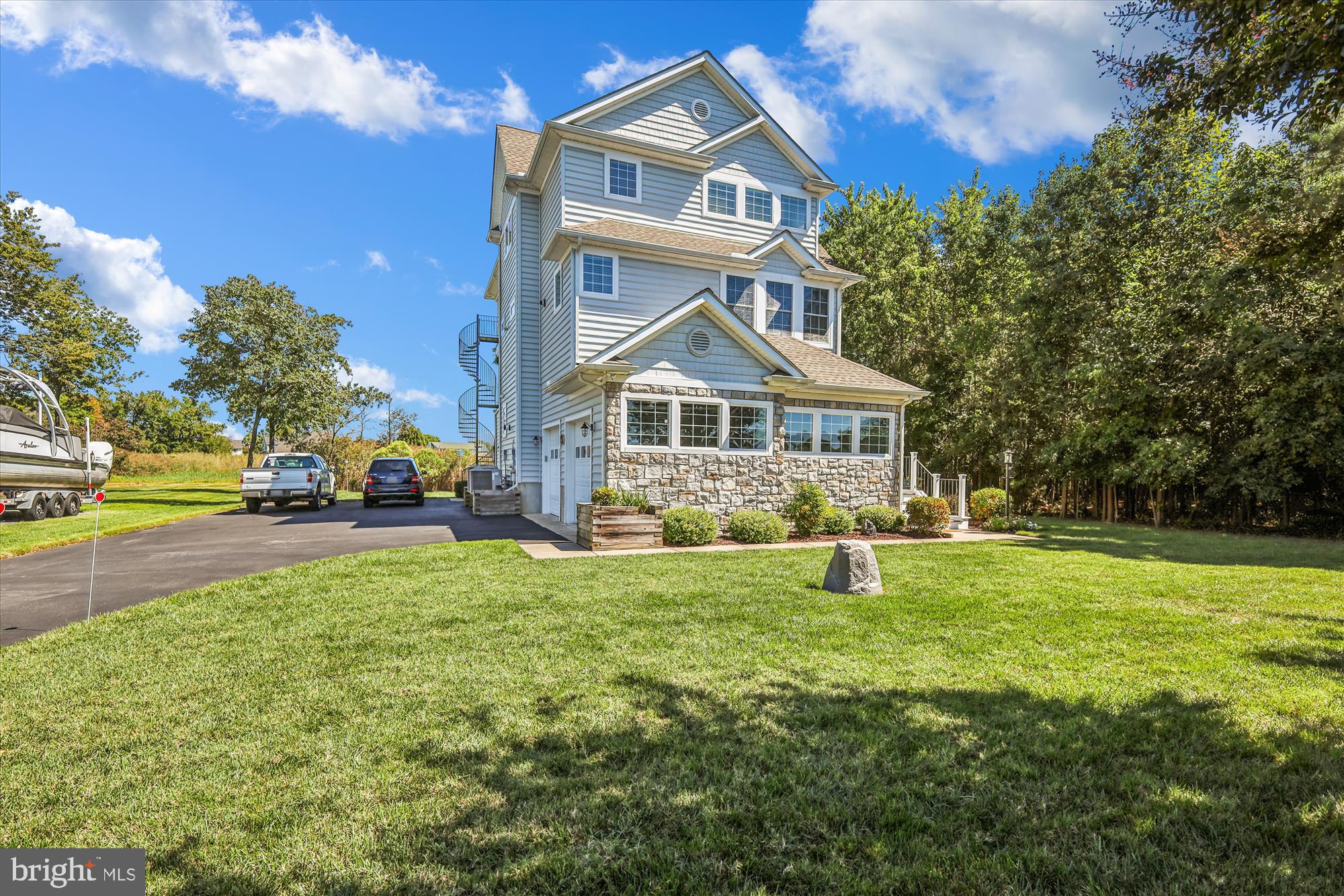635 DOMINION ROAD