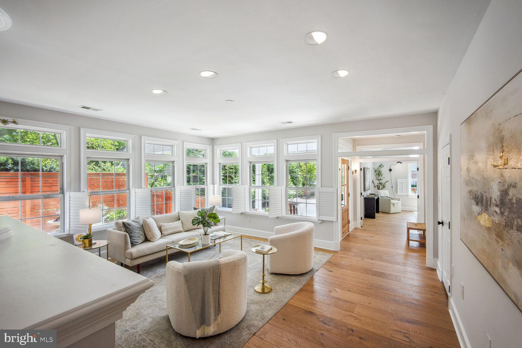 WAVERLY HILLS - Residential