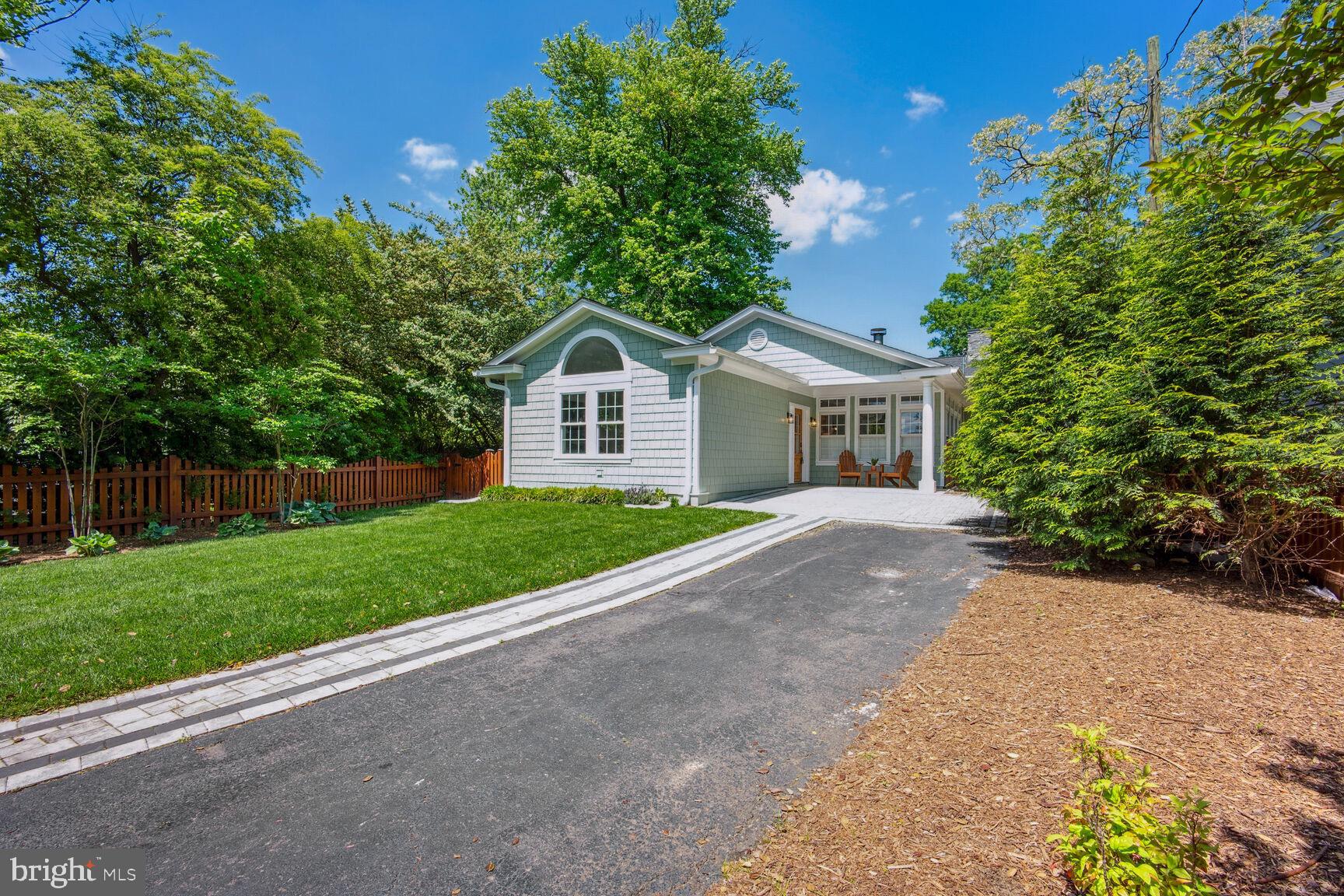 WAVERLY HILLS - Residential