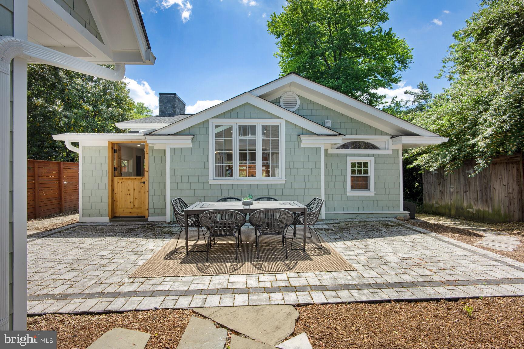 WAVERLY HILLS - Residential