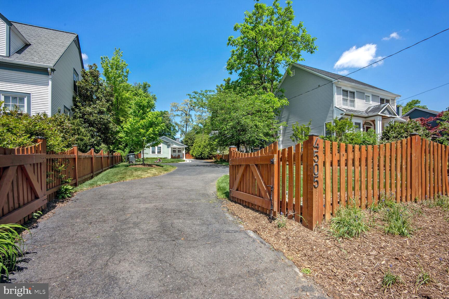 WAVERLY HILLS - Residential