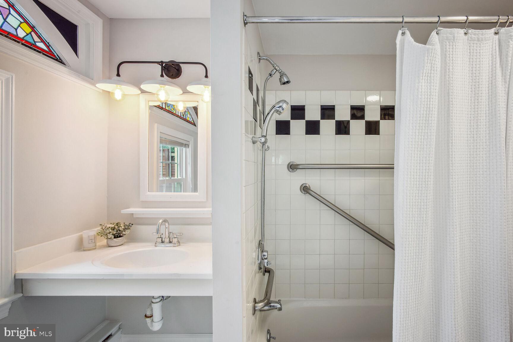 WAVERLY HILLS - Residential