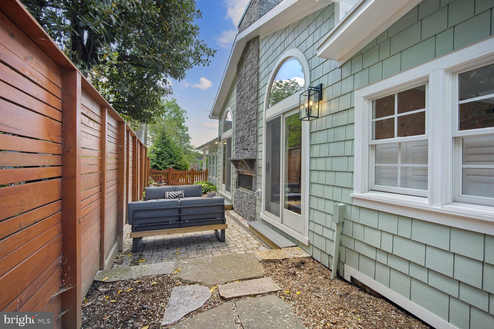 WAVERLY HILLS - Residential