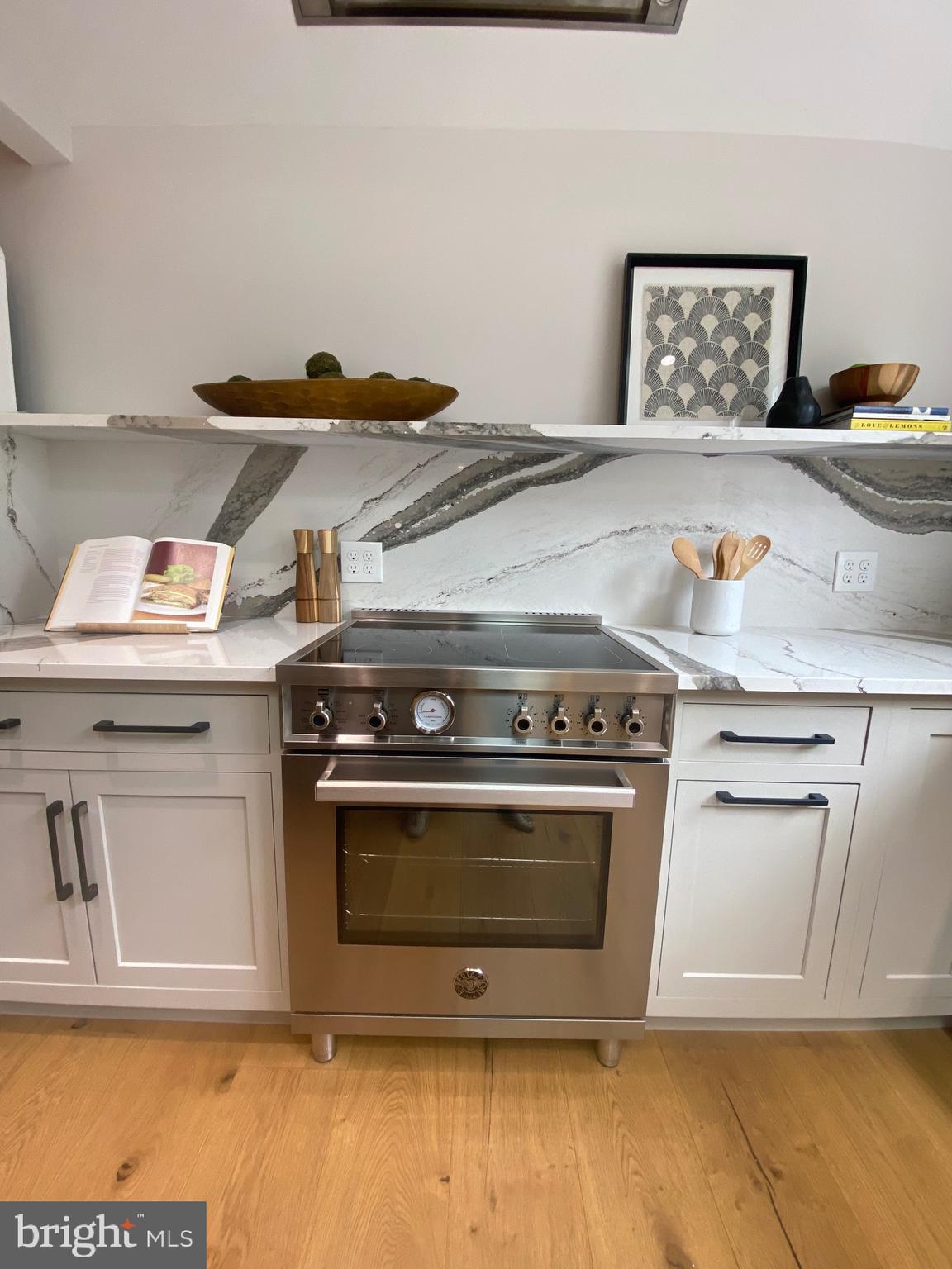 WAVERLY HILLS - Residential