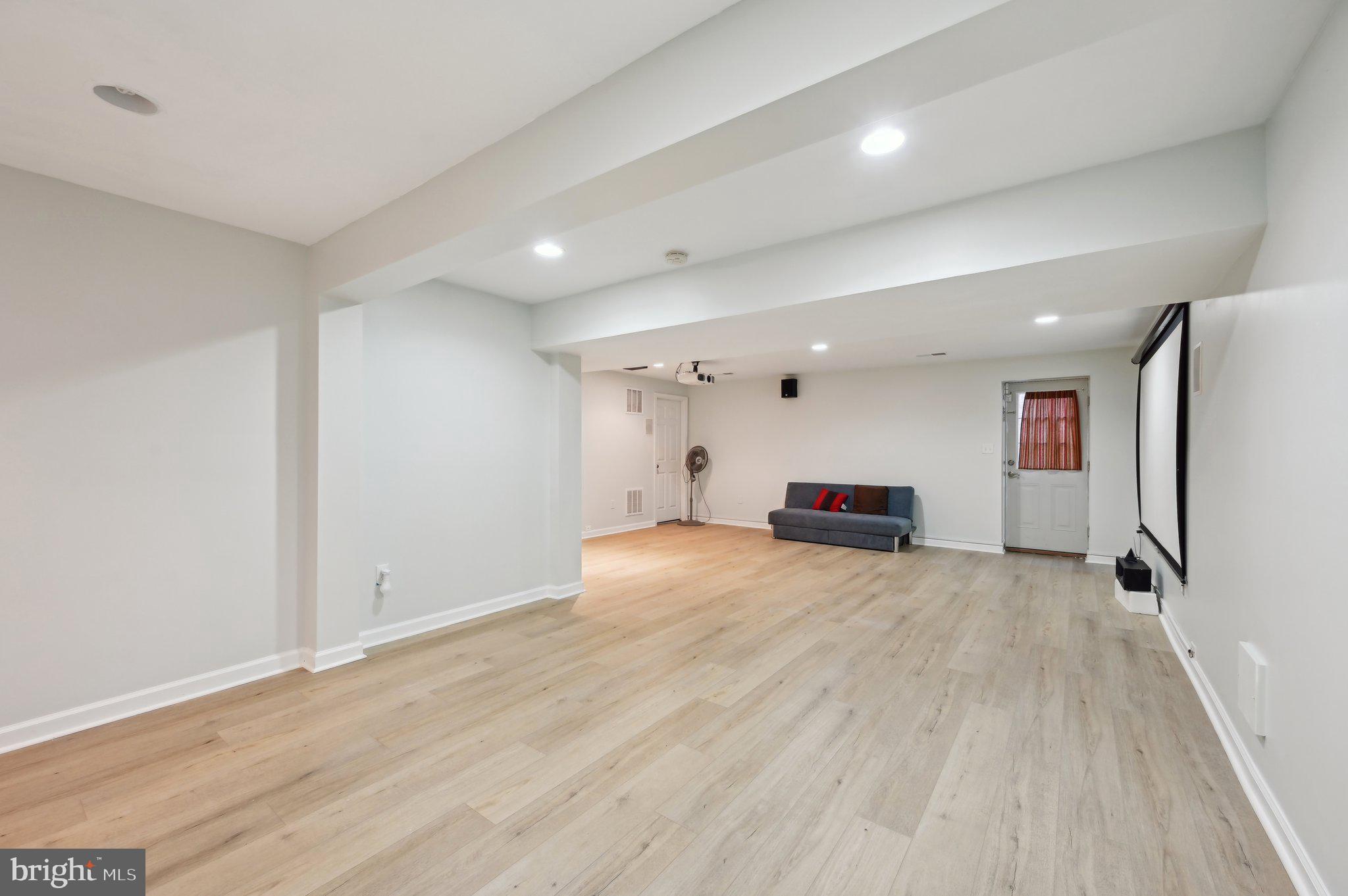 KINGS WOODS - Residential