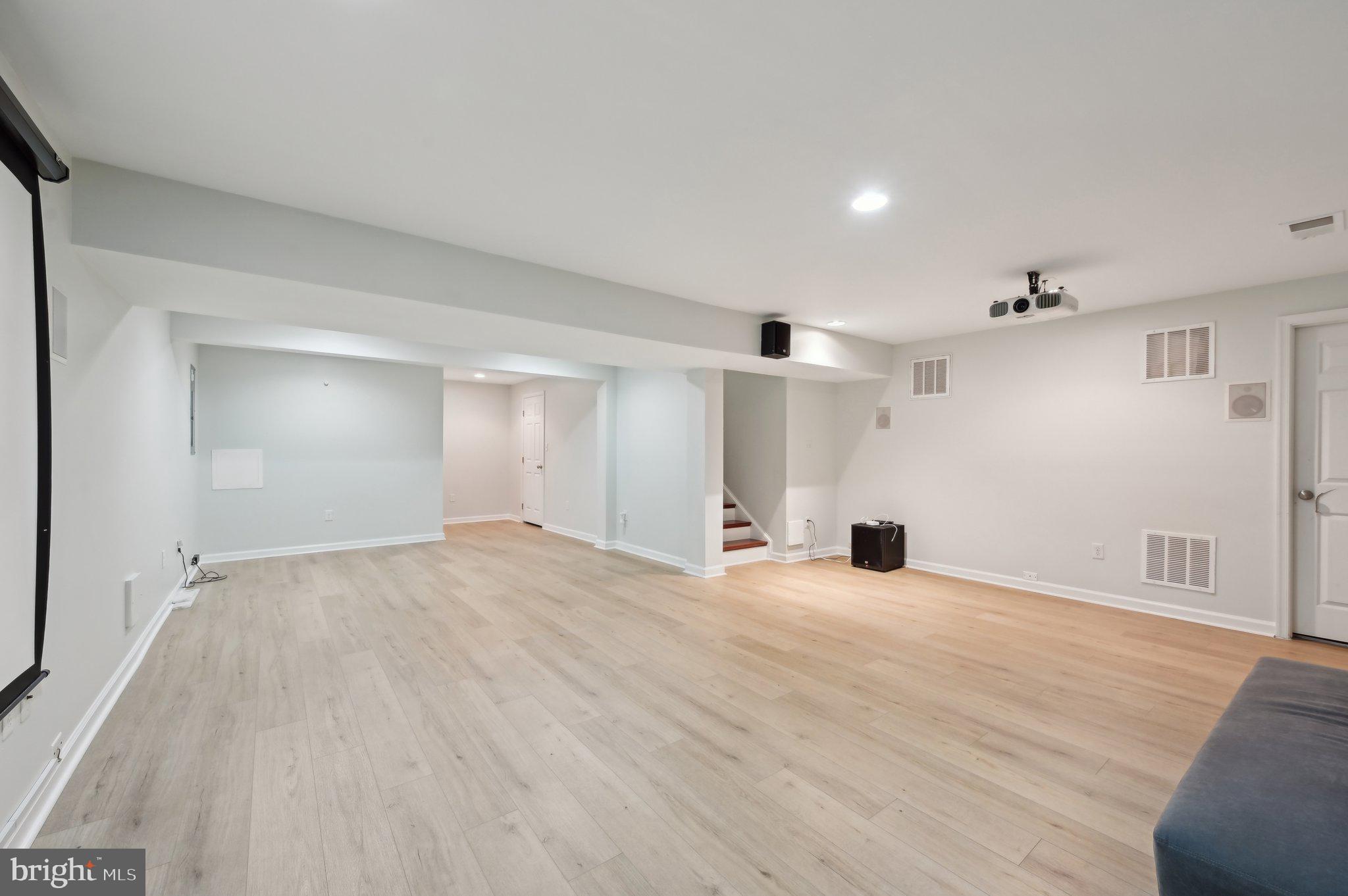 KINGS WOODS - Residential