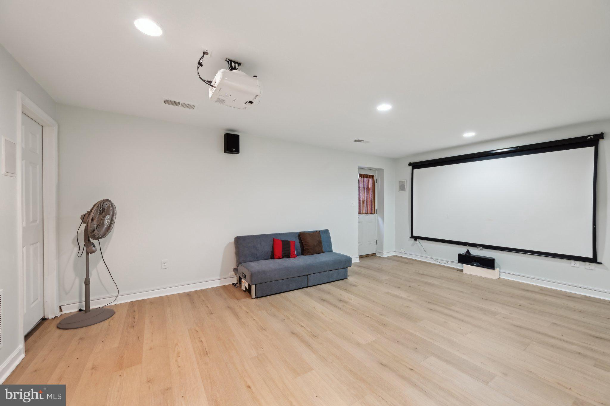 KINGS WOODS - Residential