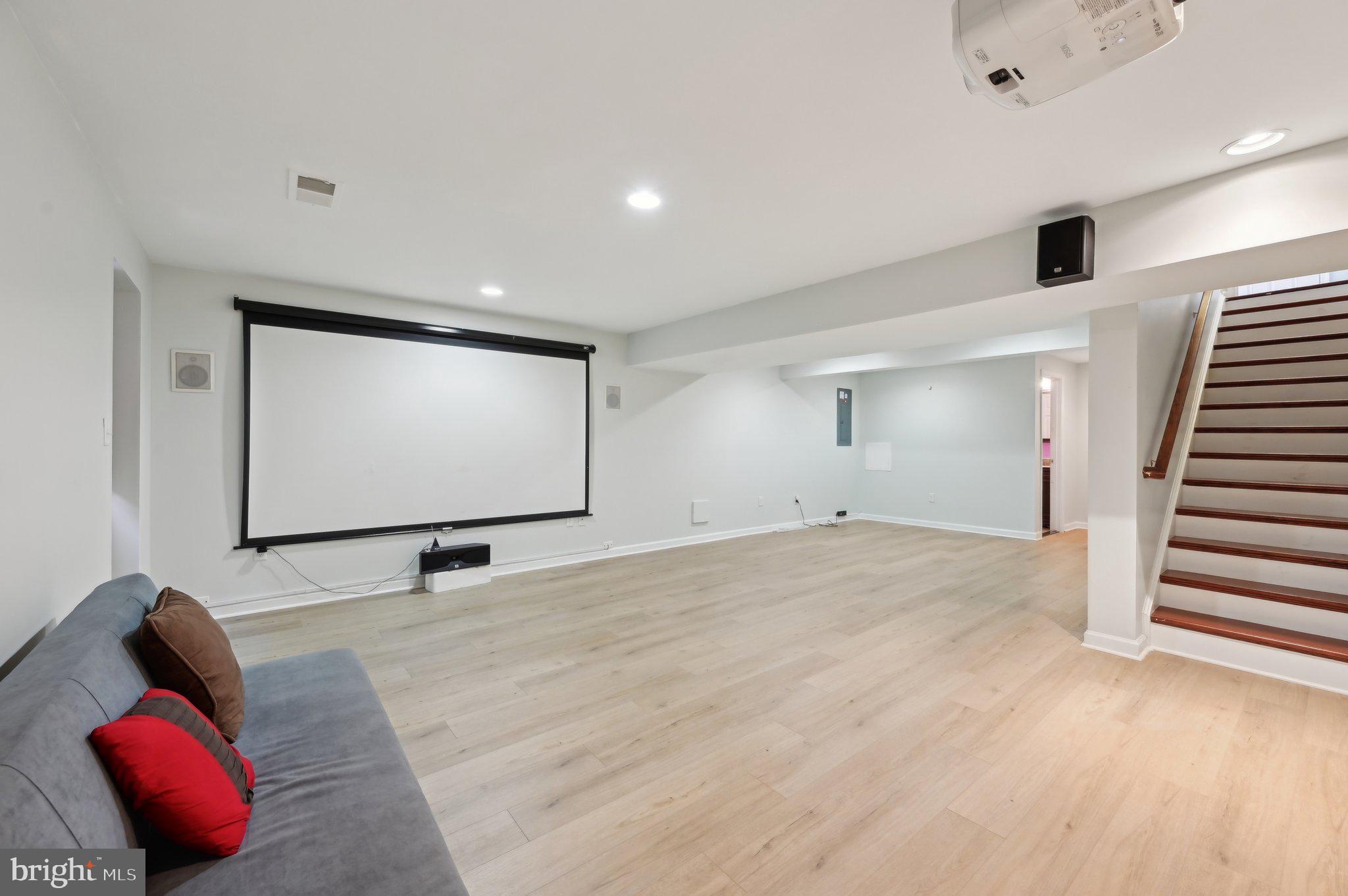 KINGS WOODS - Residential