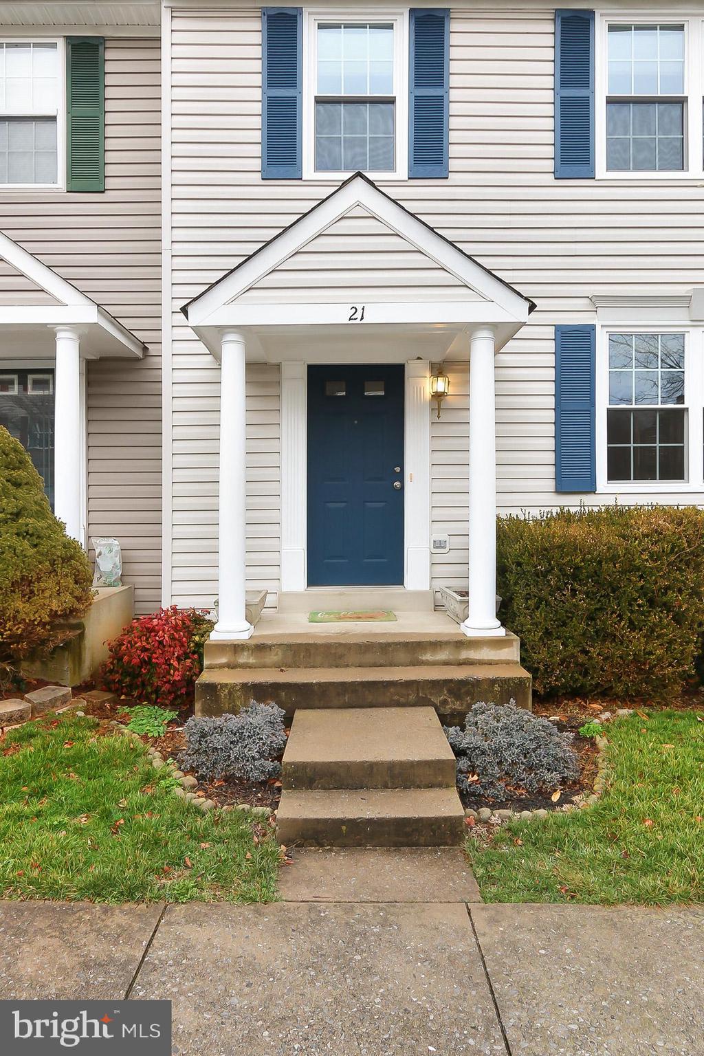 THE MEWS AT MENLOUGH - Residential