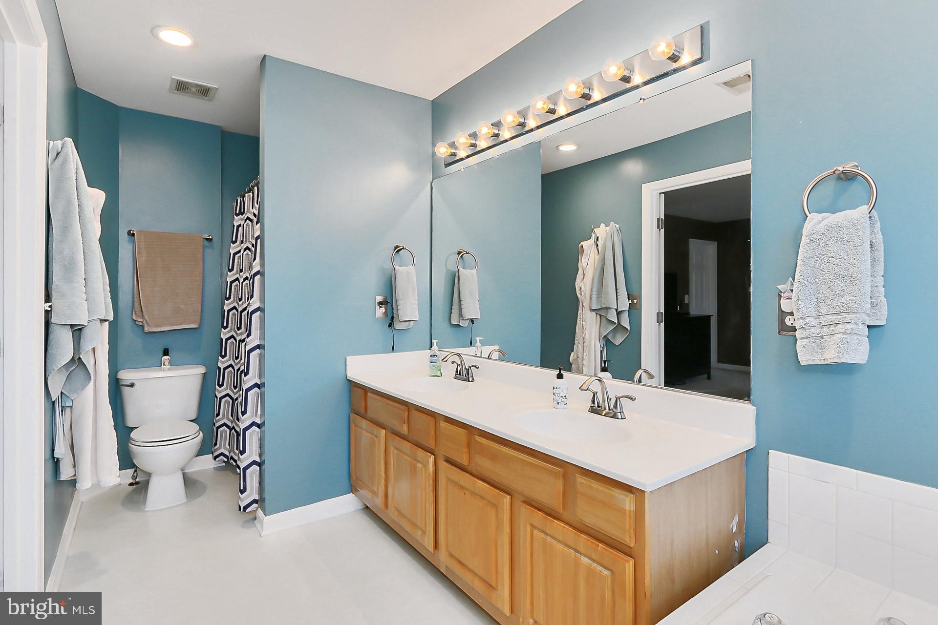 THE MEWS AT MENLOUGH - Residential