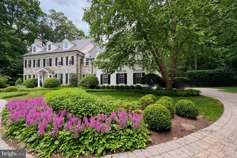 919 Dominion Reserve Drive, McLean, VA MLS: VAFX2230180