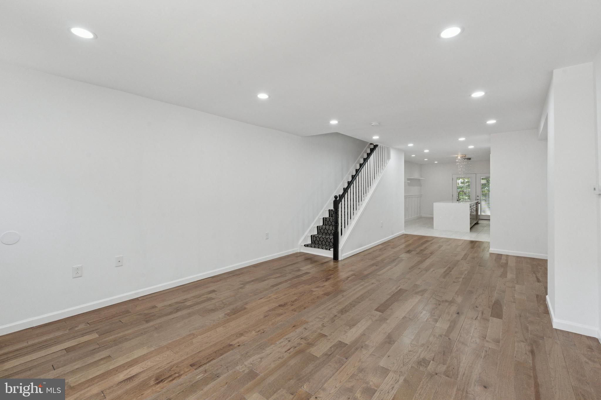 POINT BREEZE - Residential