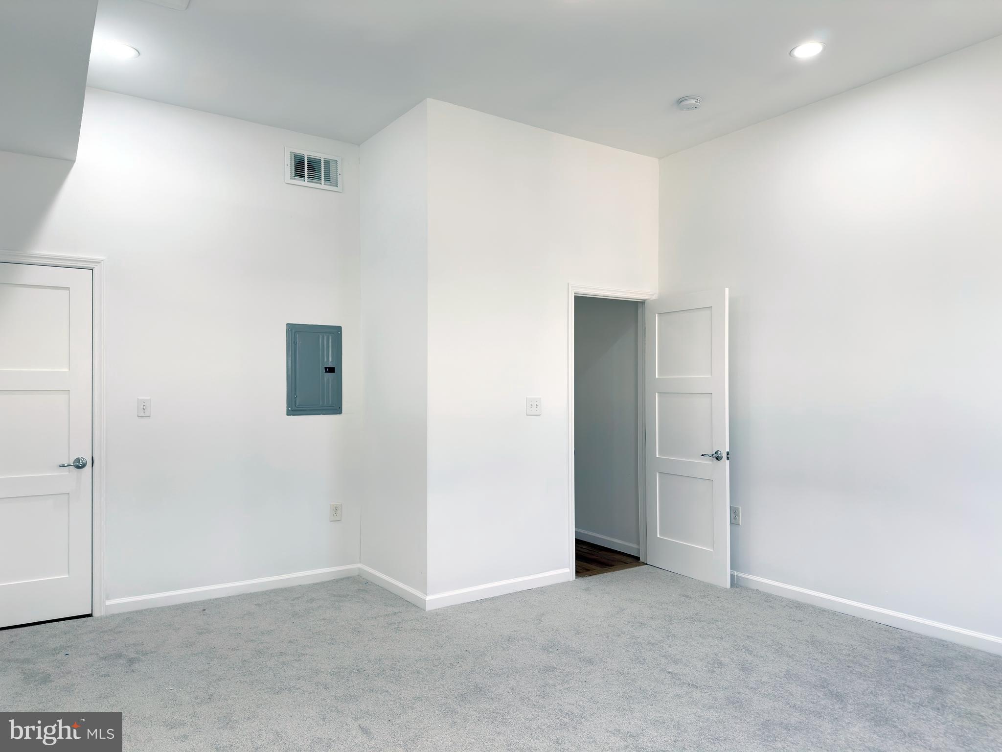 POINT BREEZE - Residential