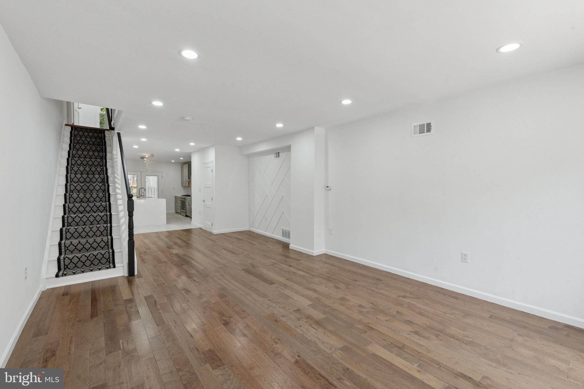 POINT BREEZE - Residential