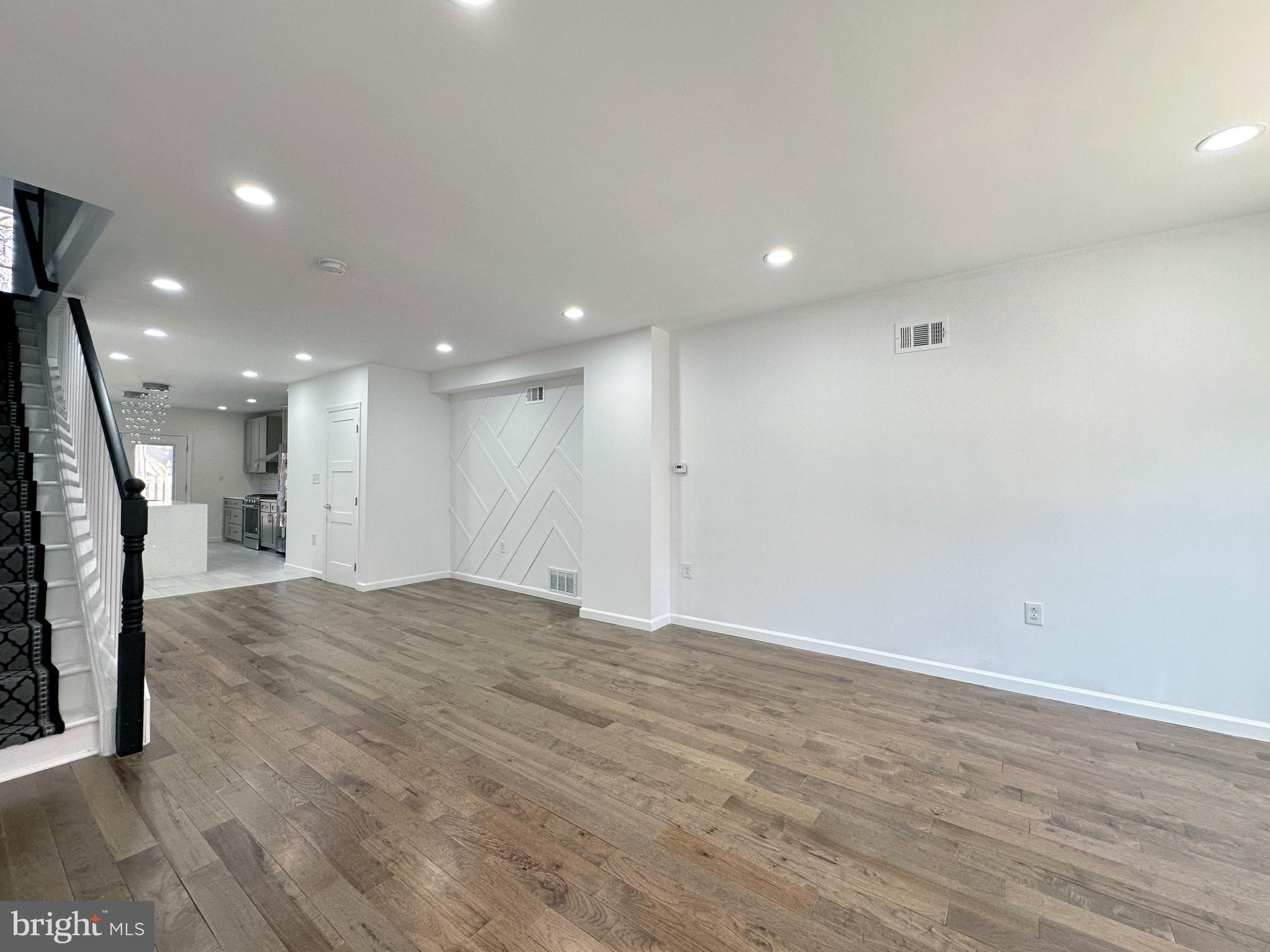 POINT BREEZE - Residential