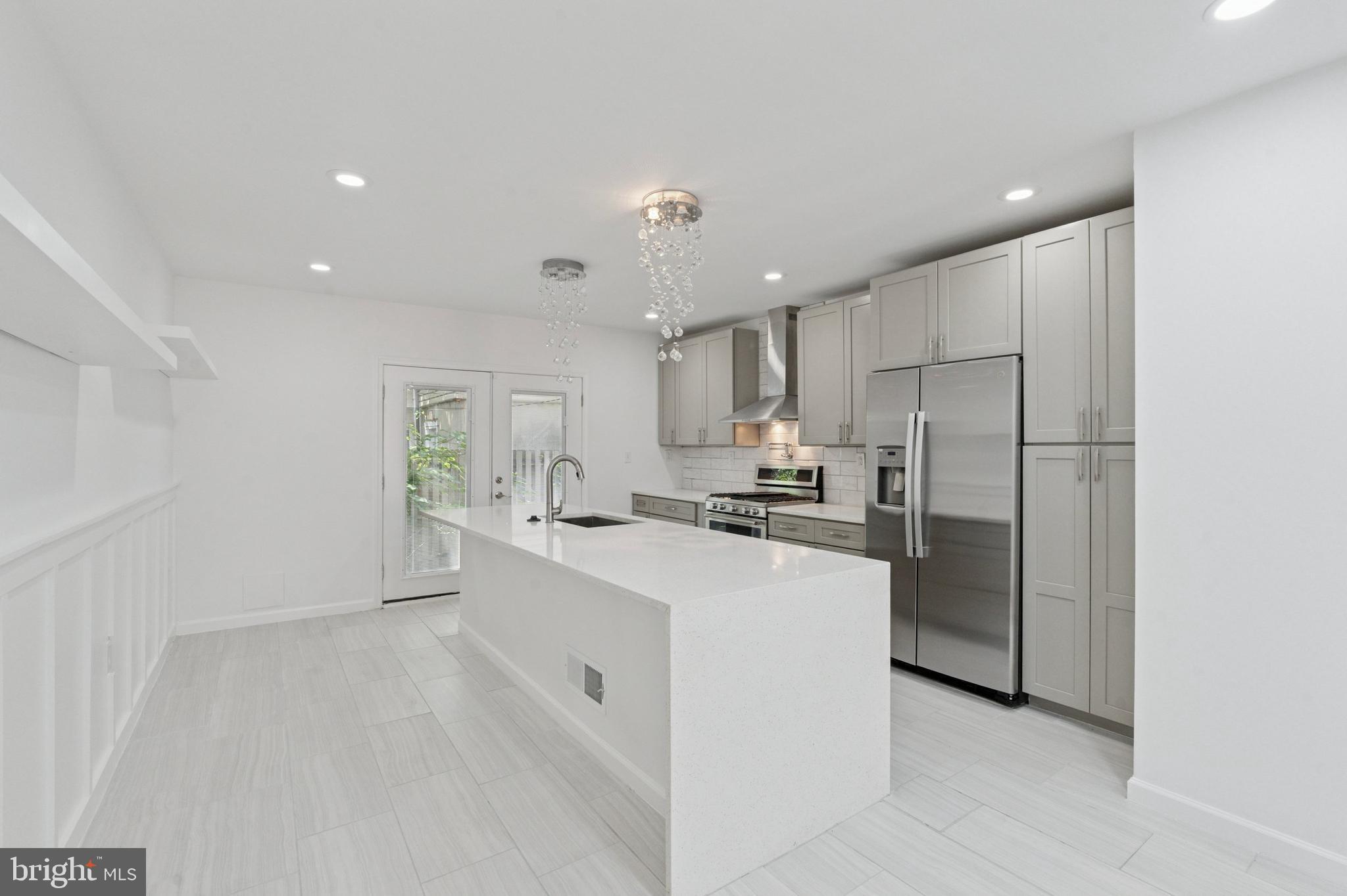 POINT BREEZE - Residential