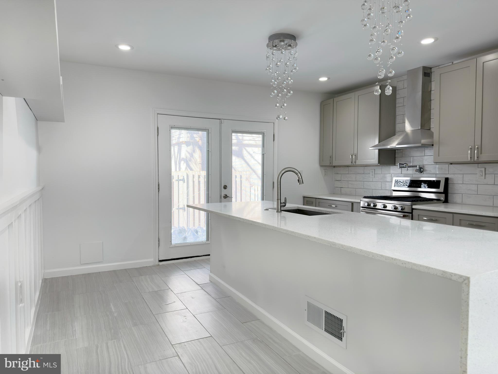 POINT BREEZE - Residential