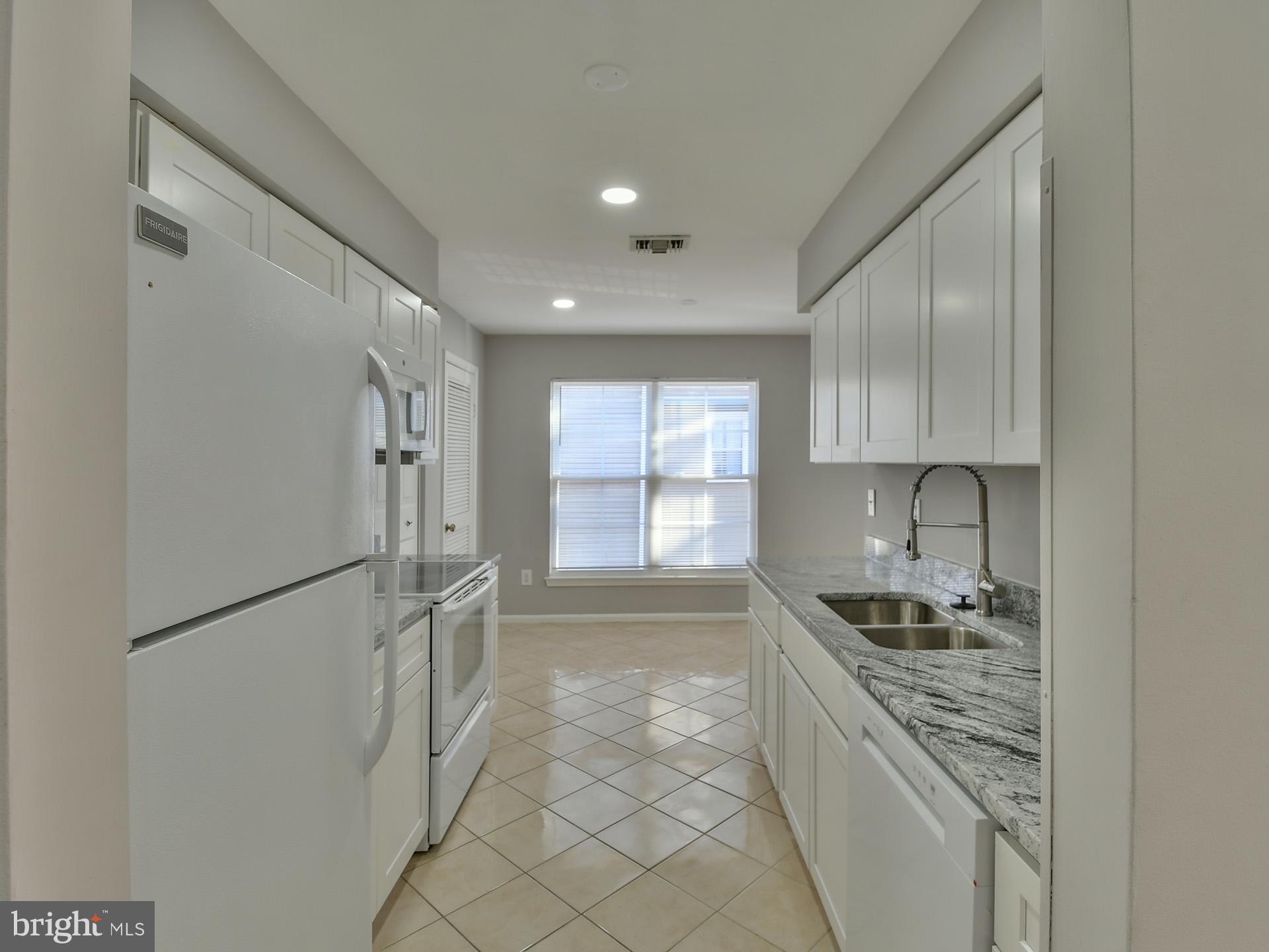 GLENSFORD CONDO - Residential Lease