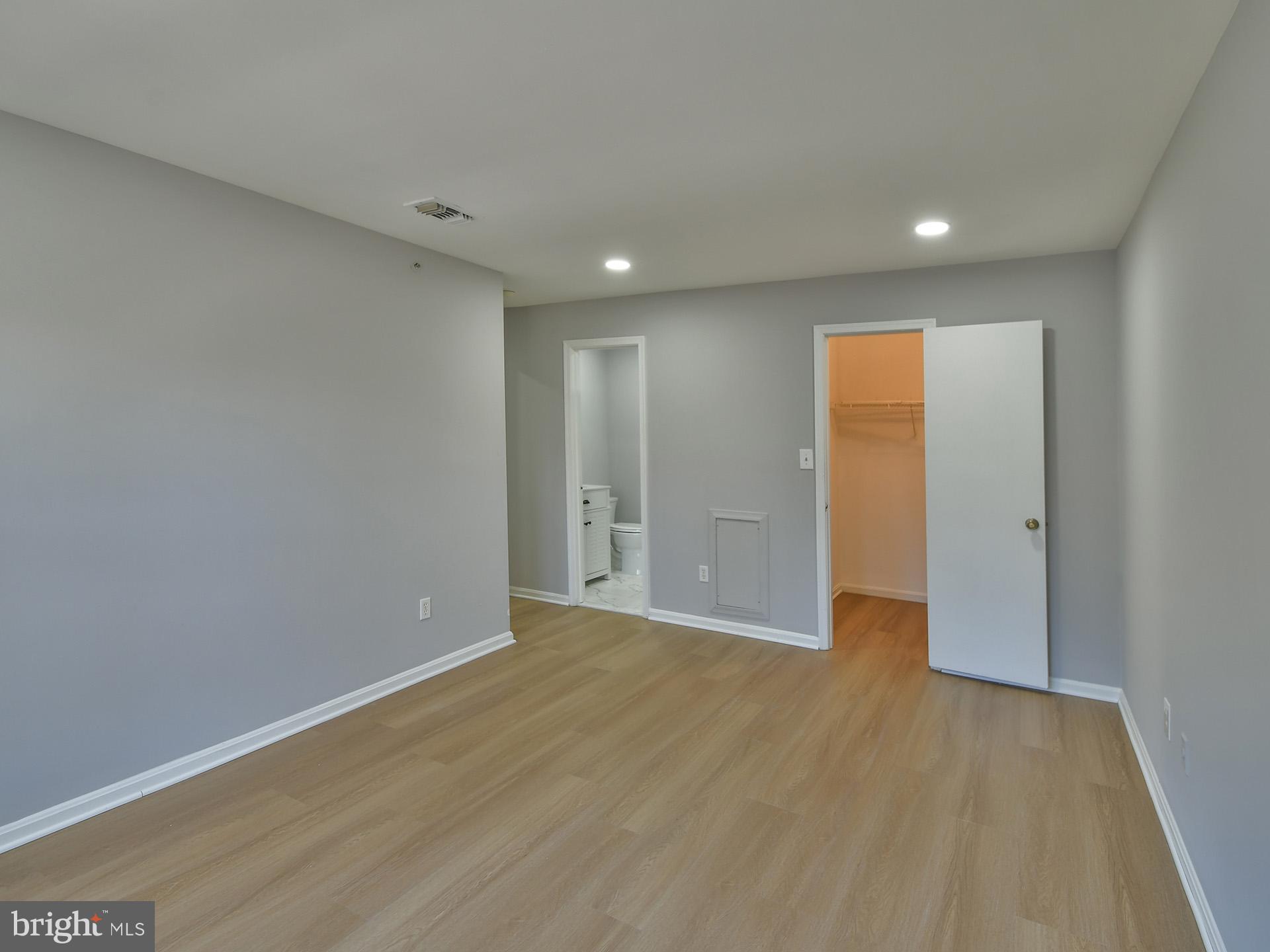 GLENSFORD CONDO - Residential Lease