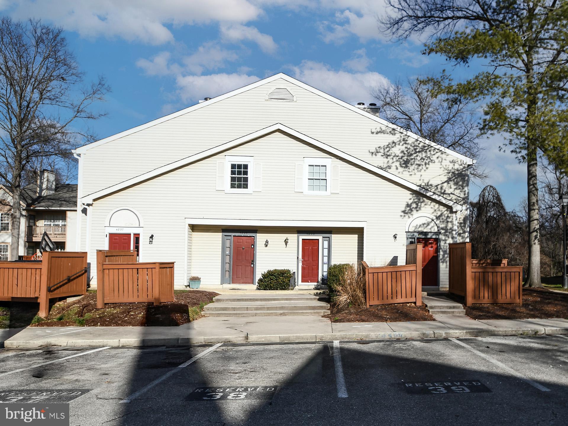 GLENSFORD CONDO - Residential Lease