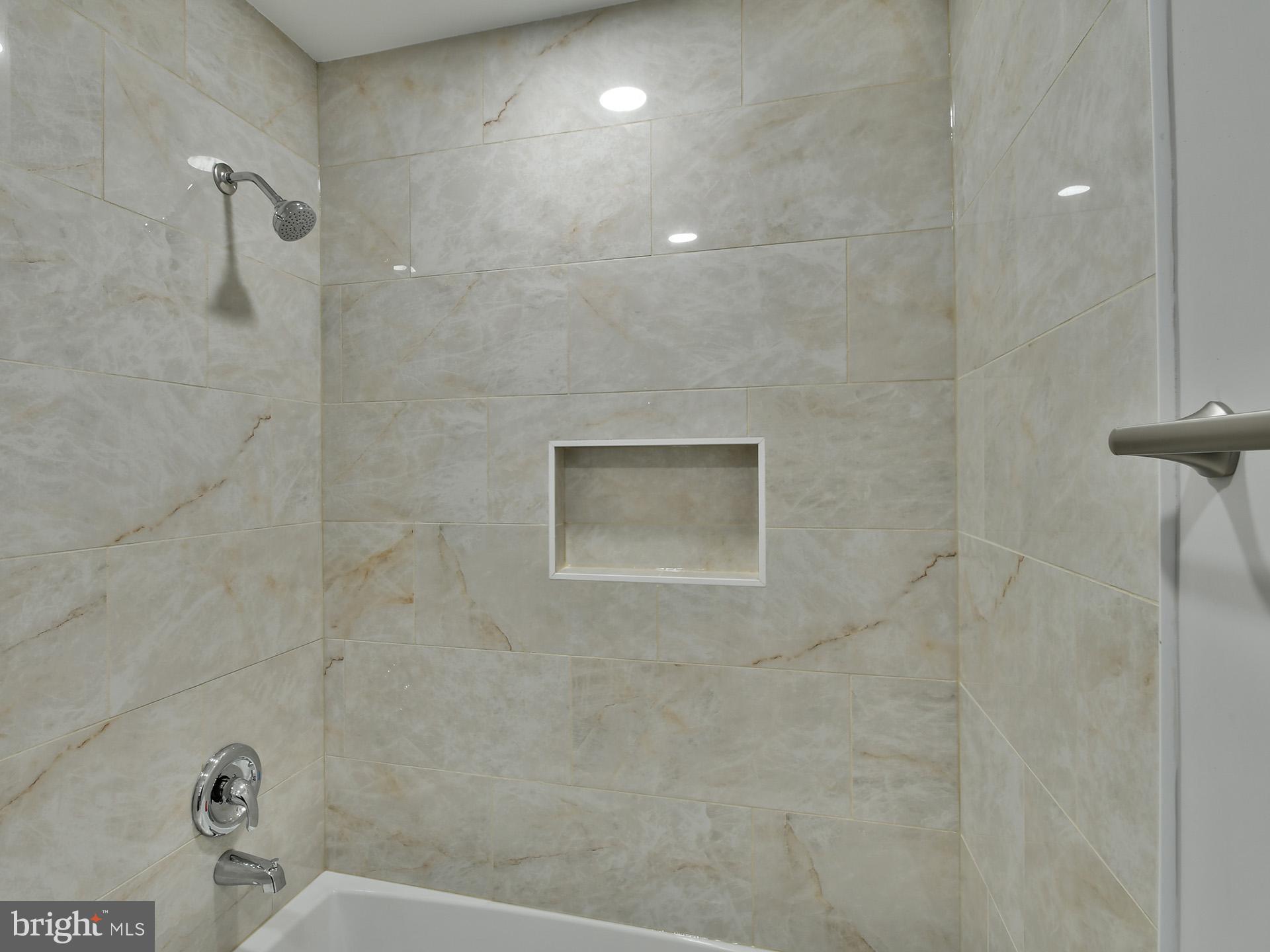 GLENSFORD CONDO - Residential Lease