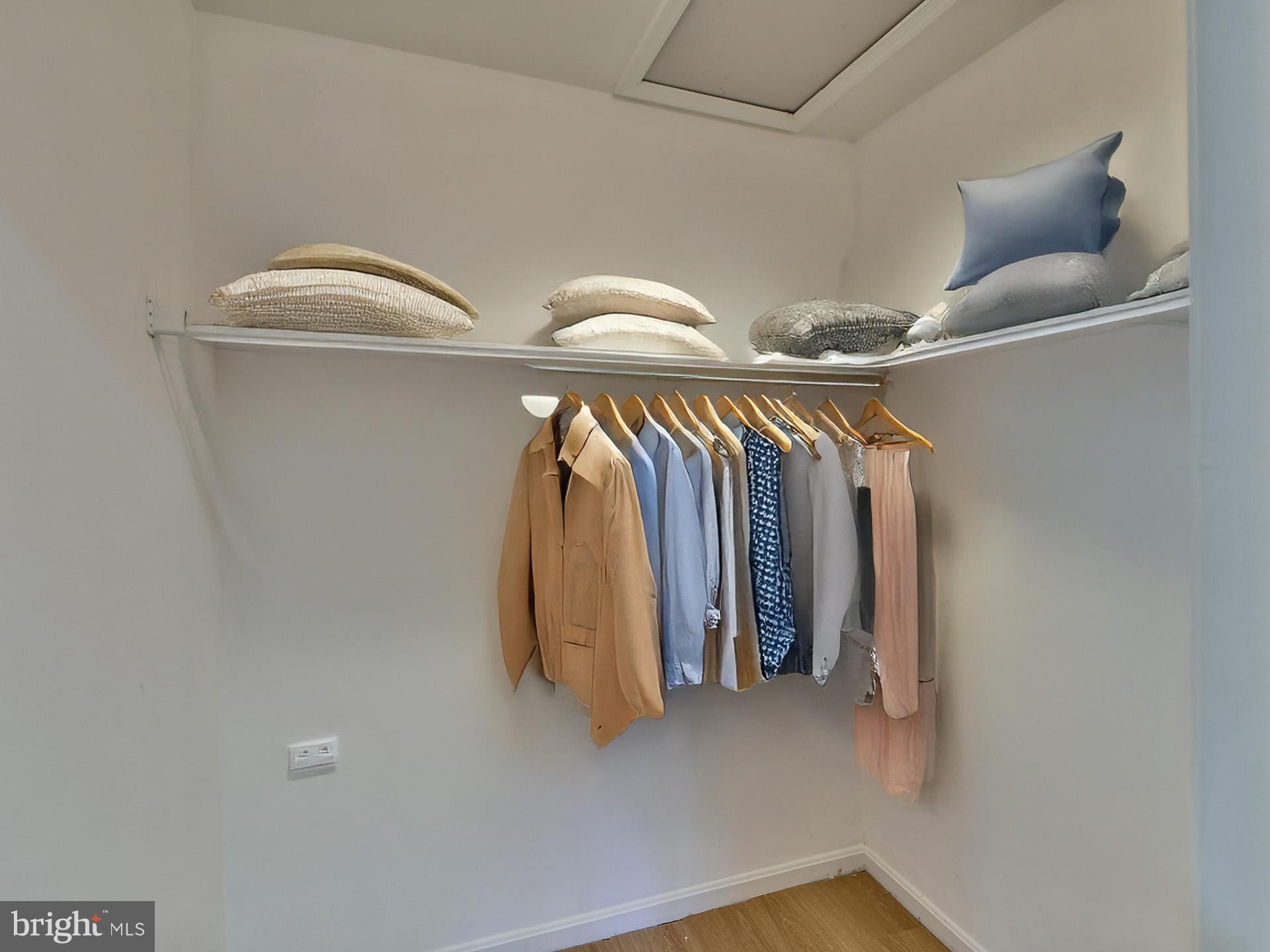 GLENSFORD CONDO - Residential Lease