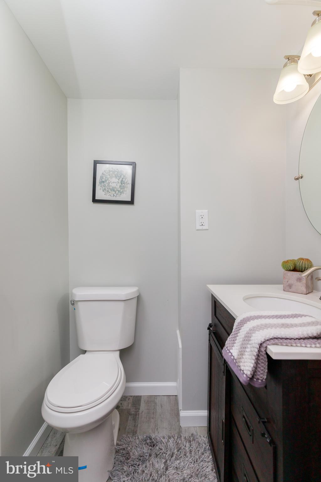 BRENTWOOD SQUARE - Residential