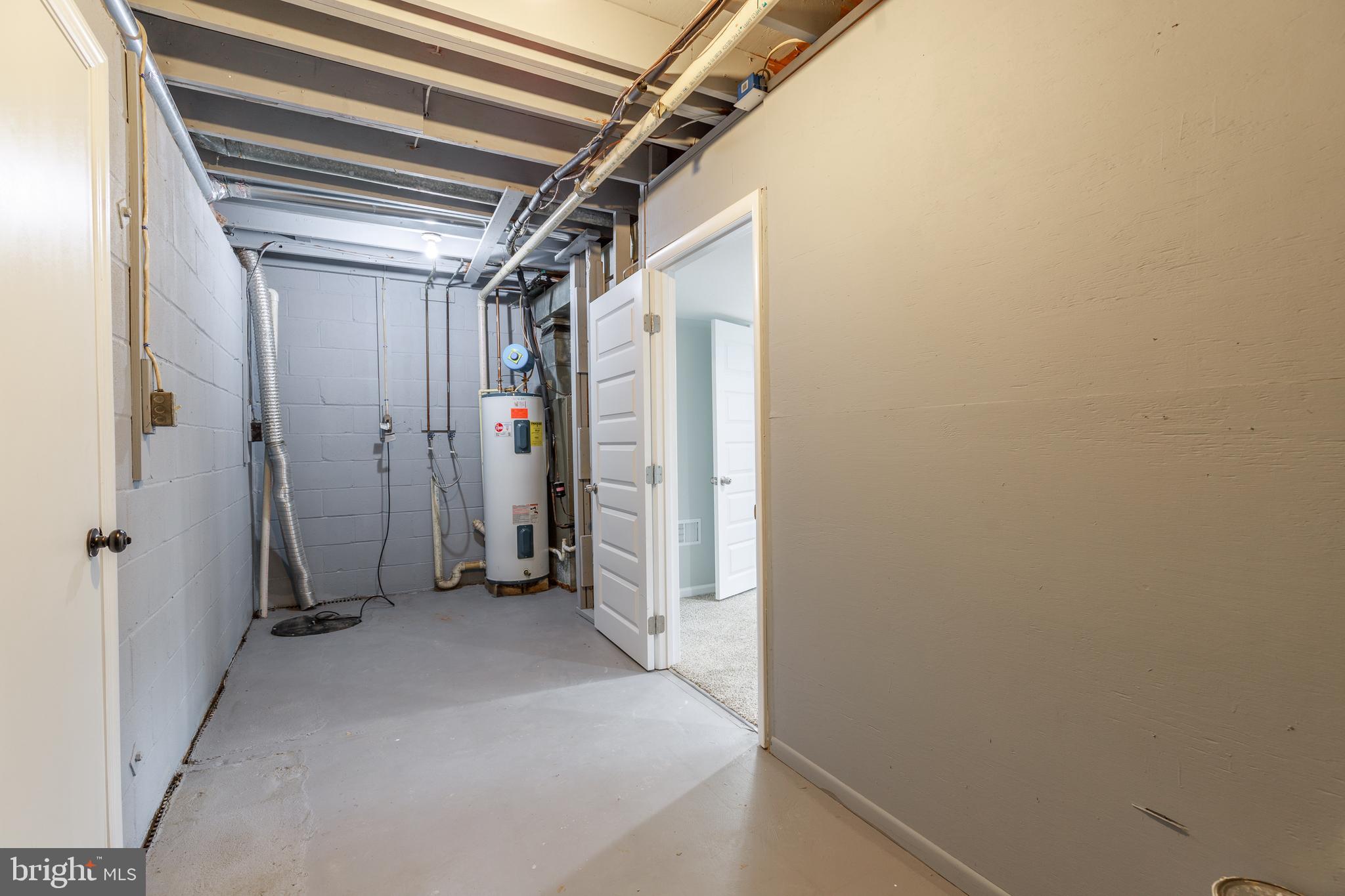 BRENTWOOD SQUARE - Residential